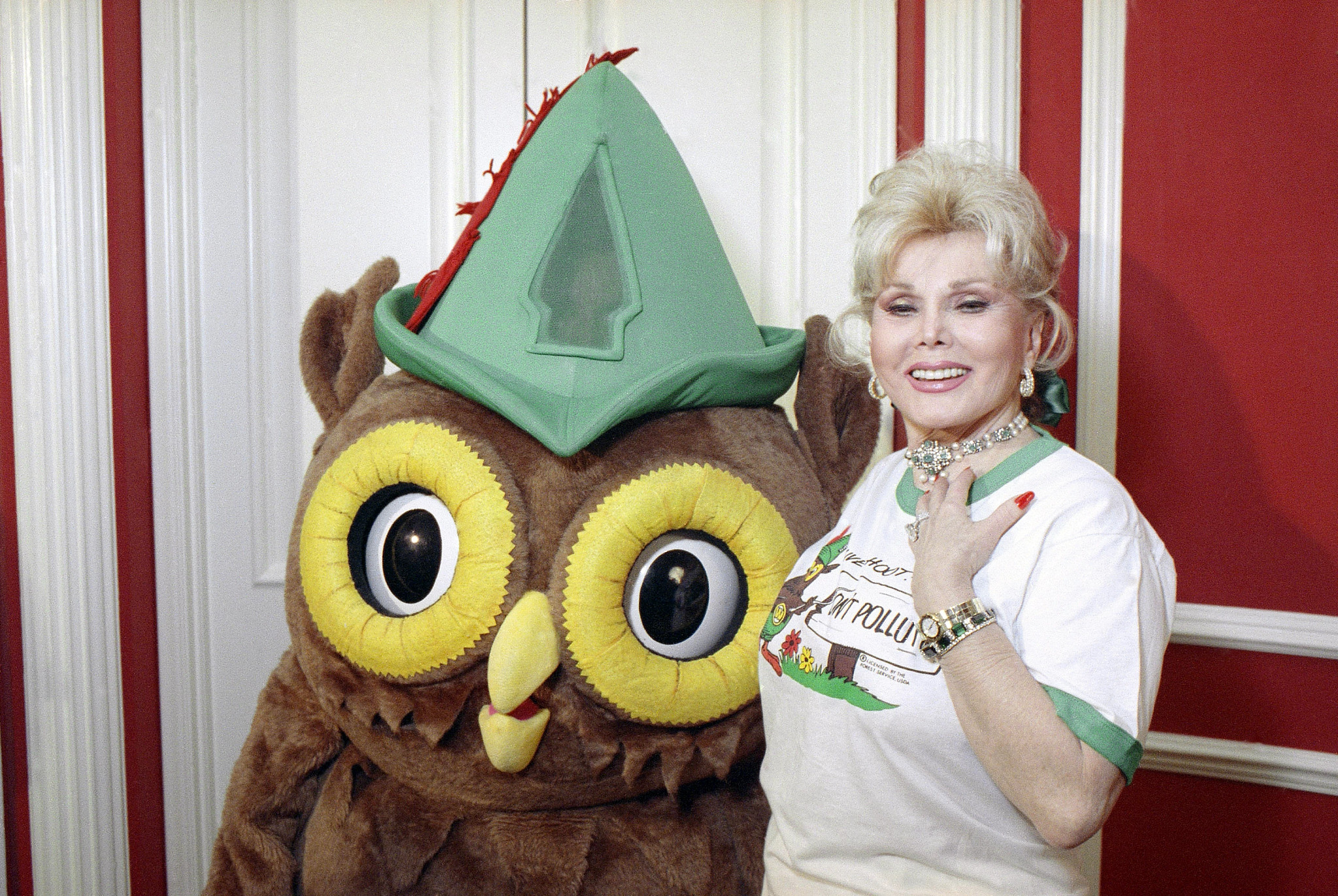 Woodsy Owl is shown in a photo with Zsa Zsa Gabor