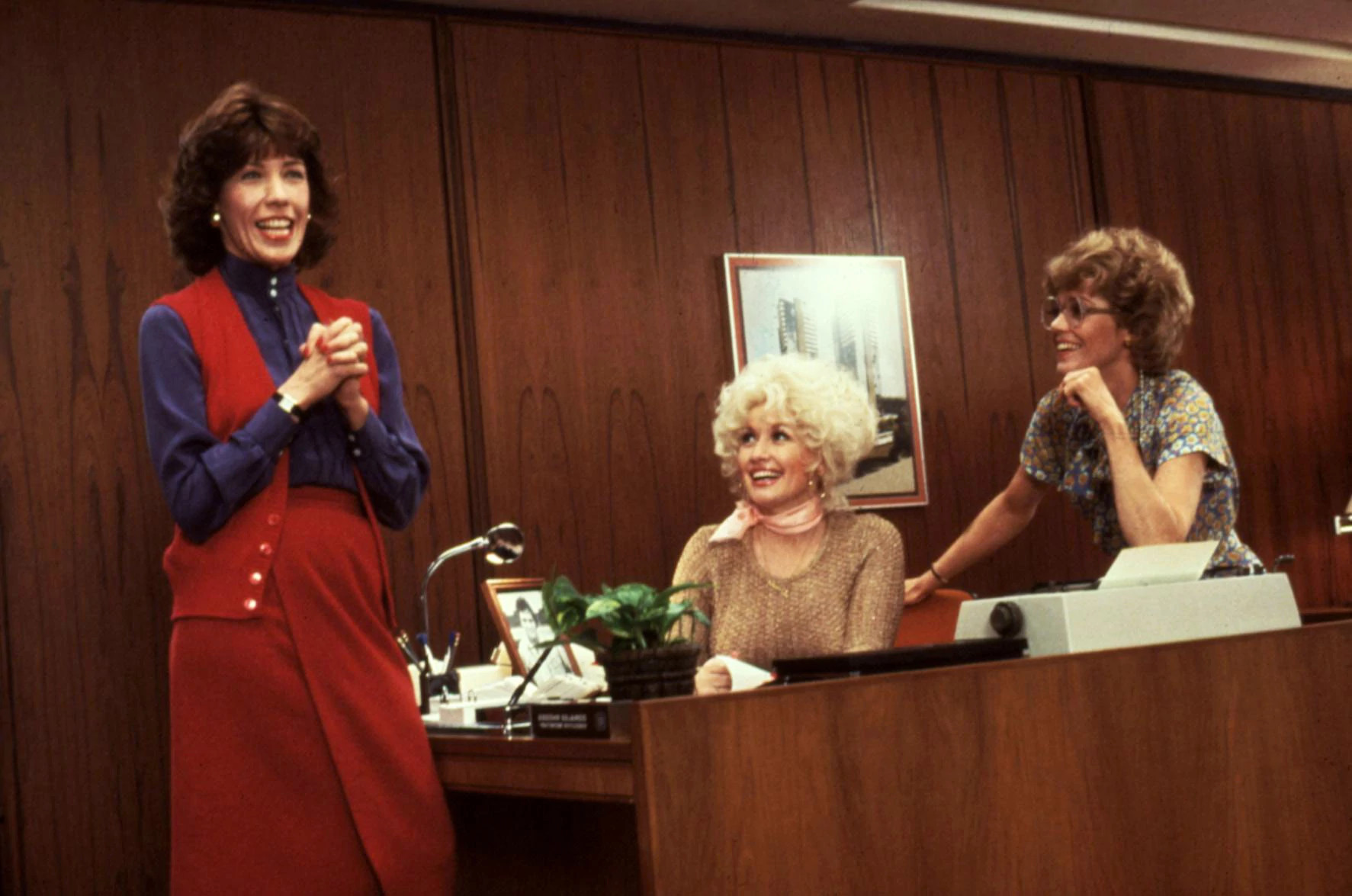 Lily Tomlin, Dolly Parton and Jane Fonda in a scene from Nine to Five