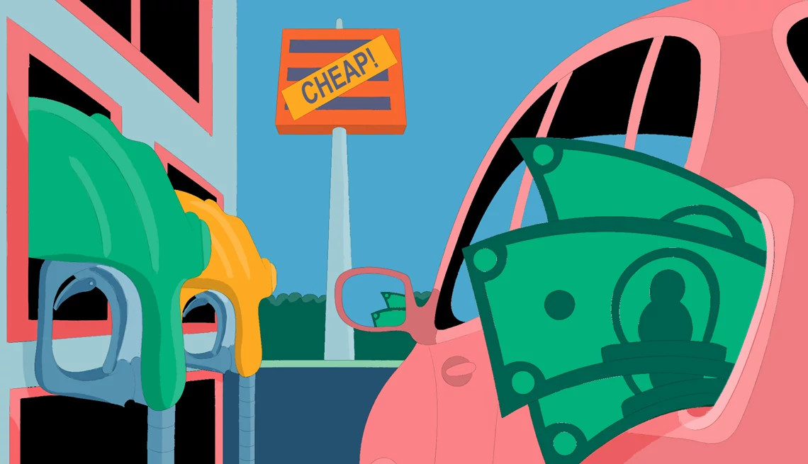 Un automóvil con dólares en la tapa de la gasolina en una bomba de gasolina.