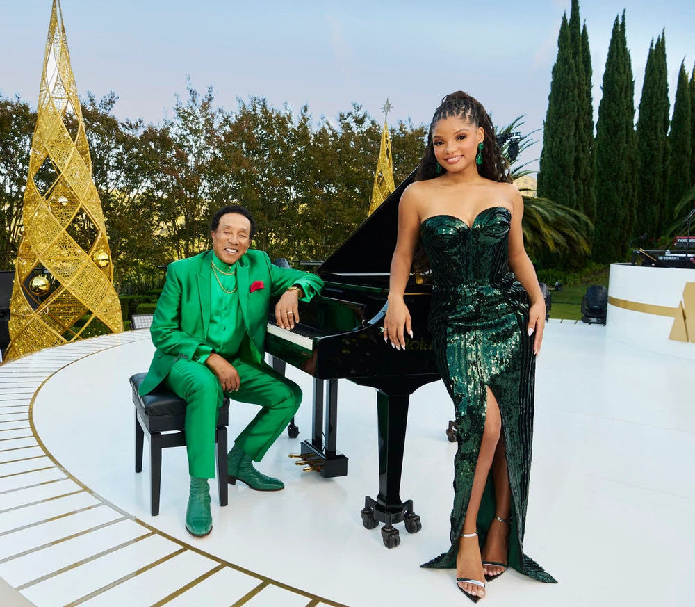 Smokey Robinson and Halle Bailey in 'A Motown Christmas'
