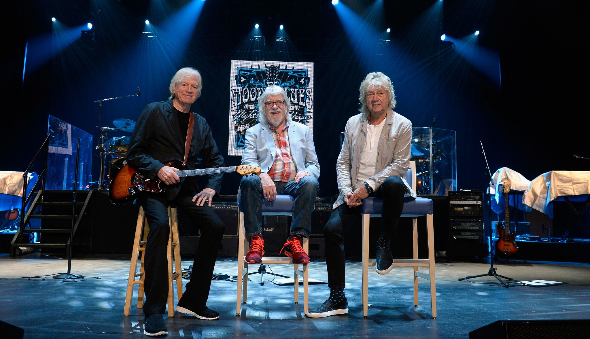 John Lodge of the Moody Blues Dies at 82 moody blues posing as a group on a stage