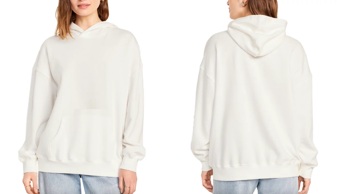 Sudadera con capucha color blanco.