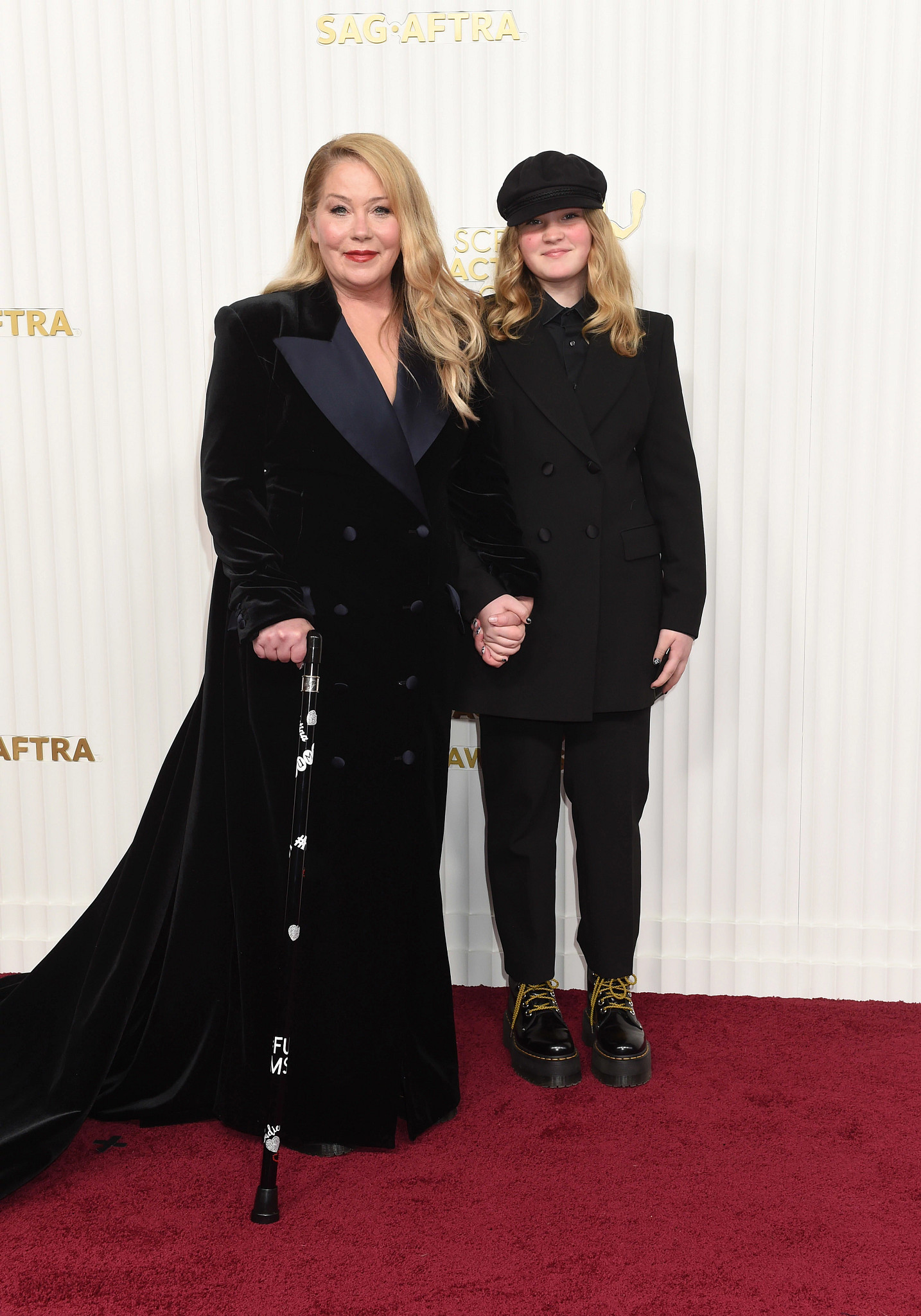 christina applegate posing on the red carpet with her daughter sadie
