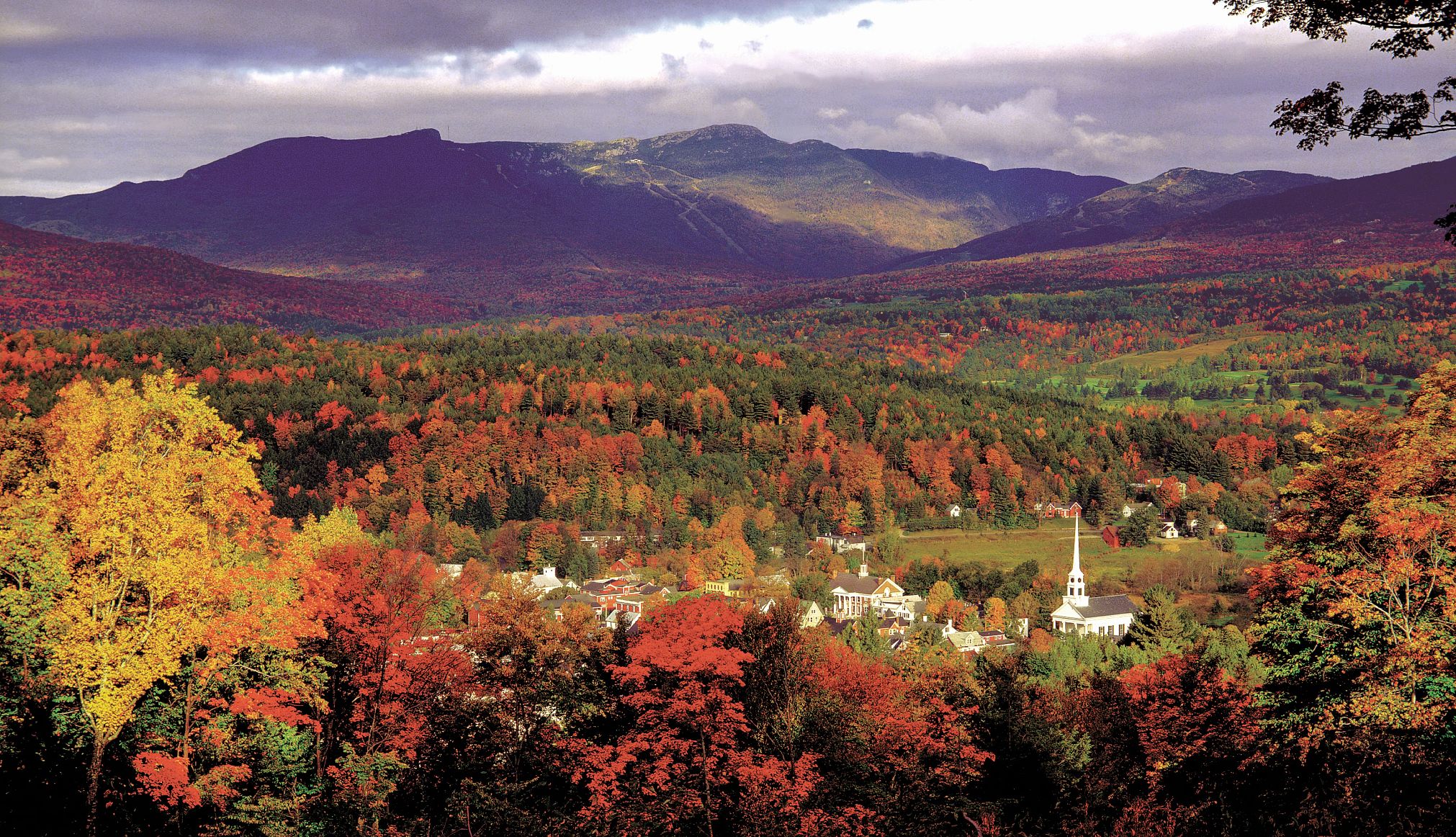 Vermod Color 5 Fall Foliage Mountain Destinations