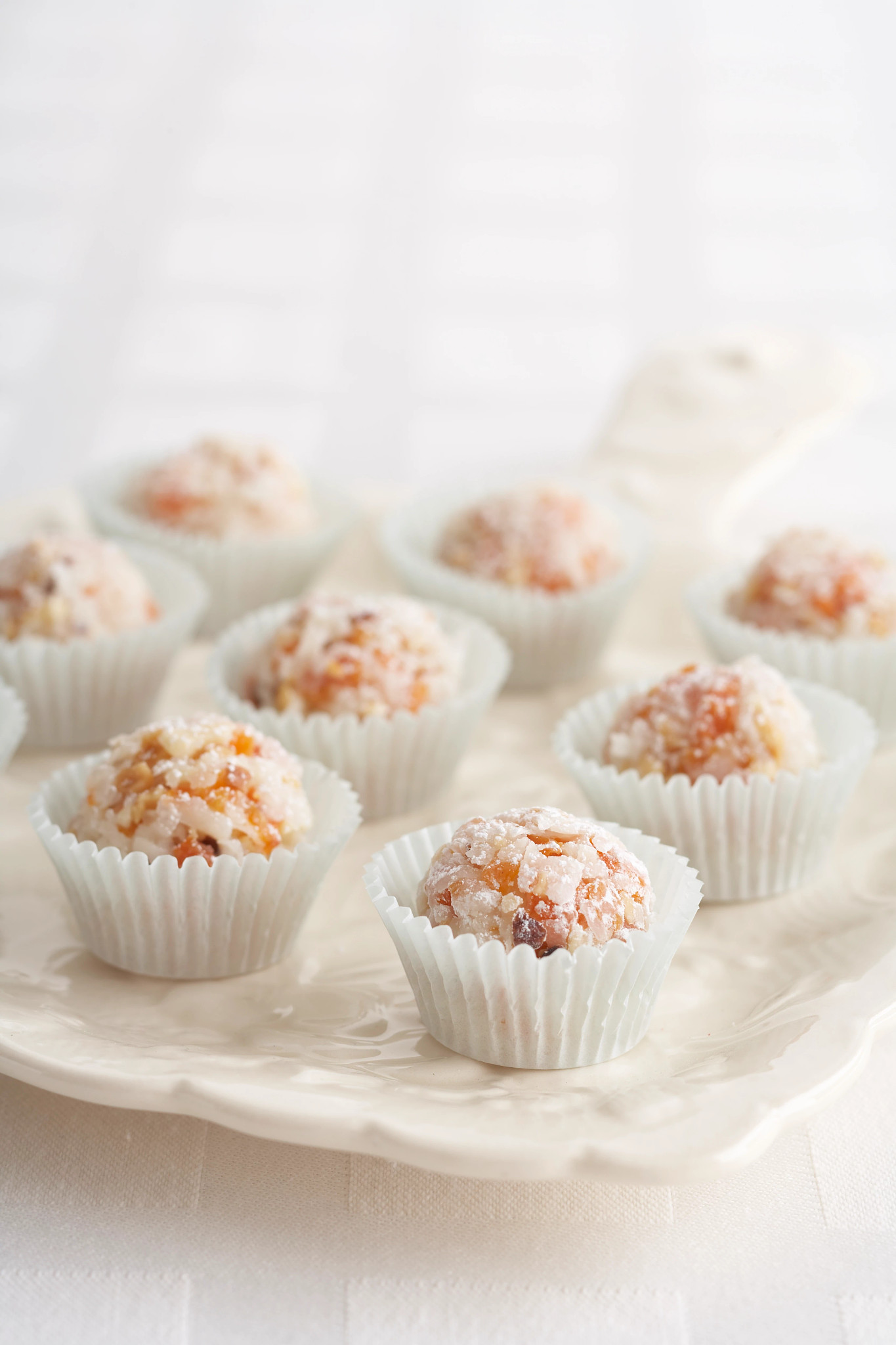 Sandra Lee's Coconut Balls