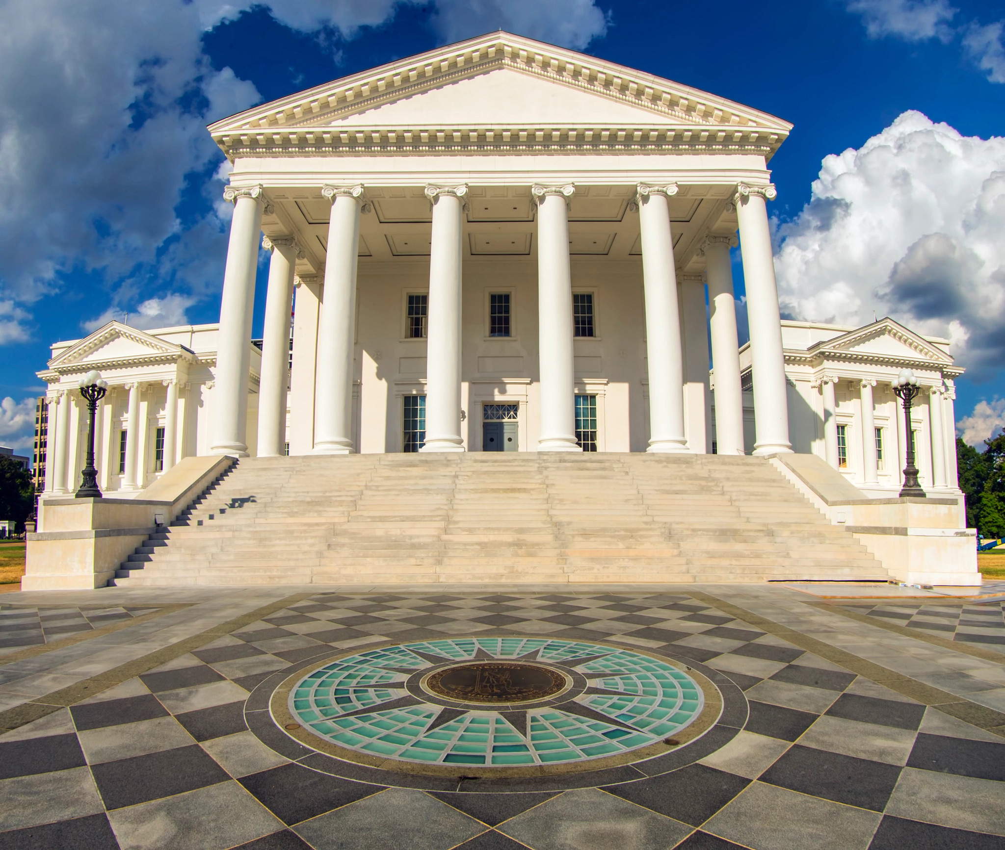 Legislative Focus on Paid Leave, Crypto Fraud in Virginia