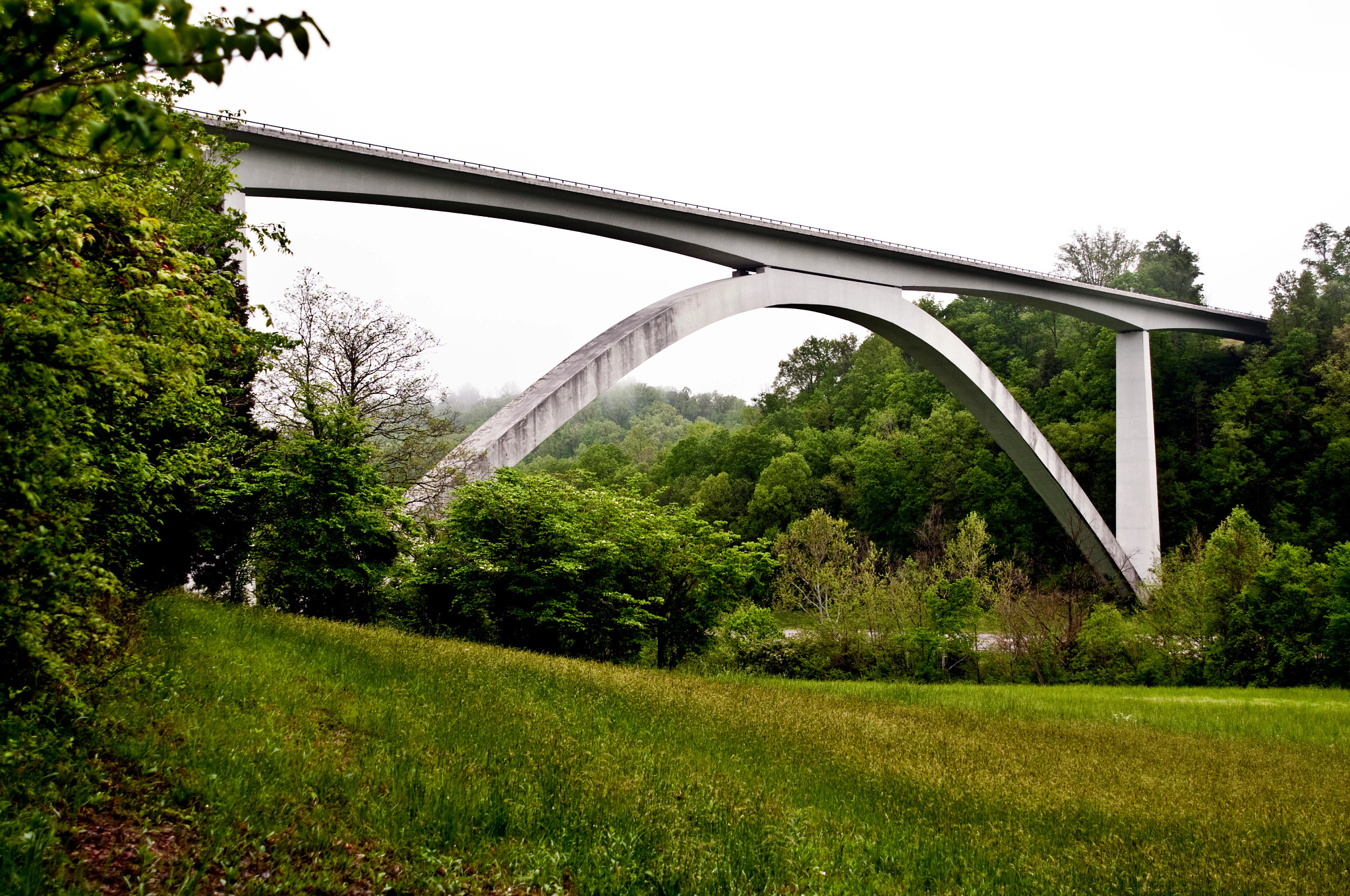 scenic view of the Natchez Trace Parkway Bridge in Tennessee