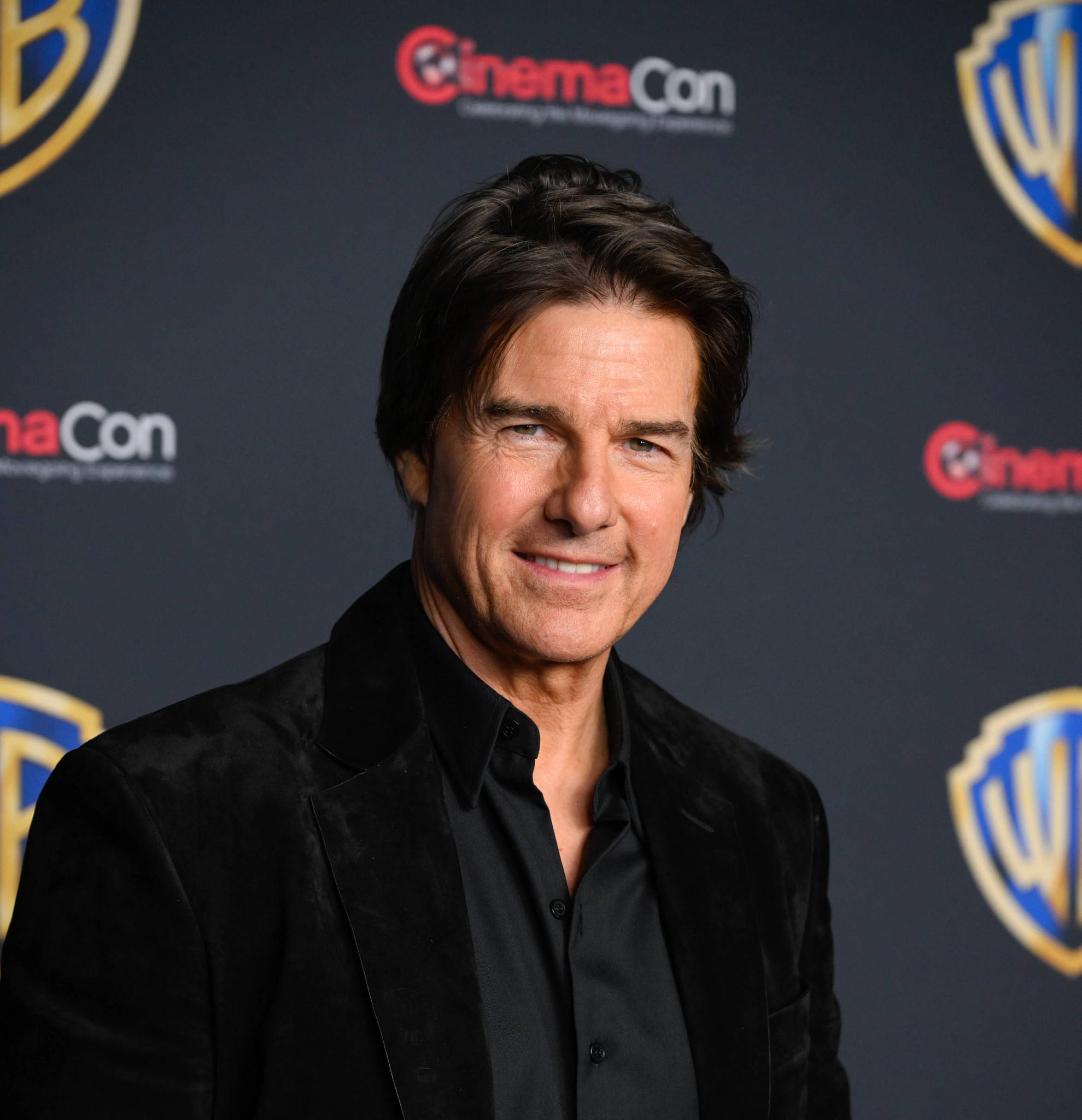 tom cruise in a close up at comic con