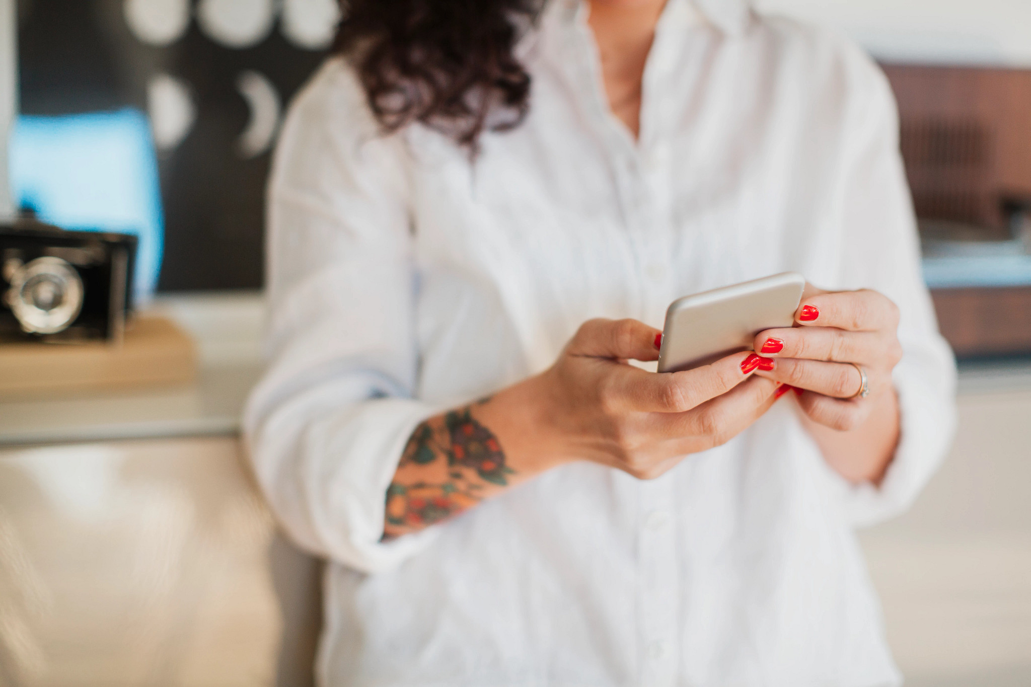 The Girlfriend snooped on my teen mom checking phone supervising teens fake instagram account