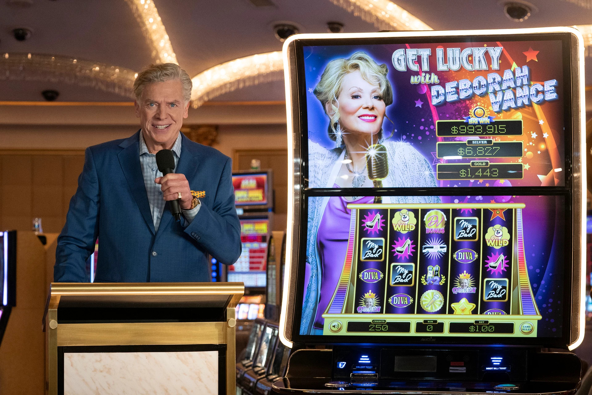 Christopher McDonald interpreta a Marty Ghilain en Hacks