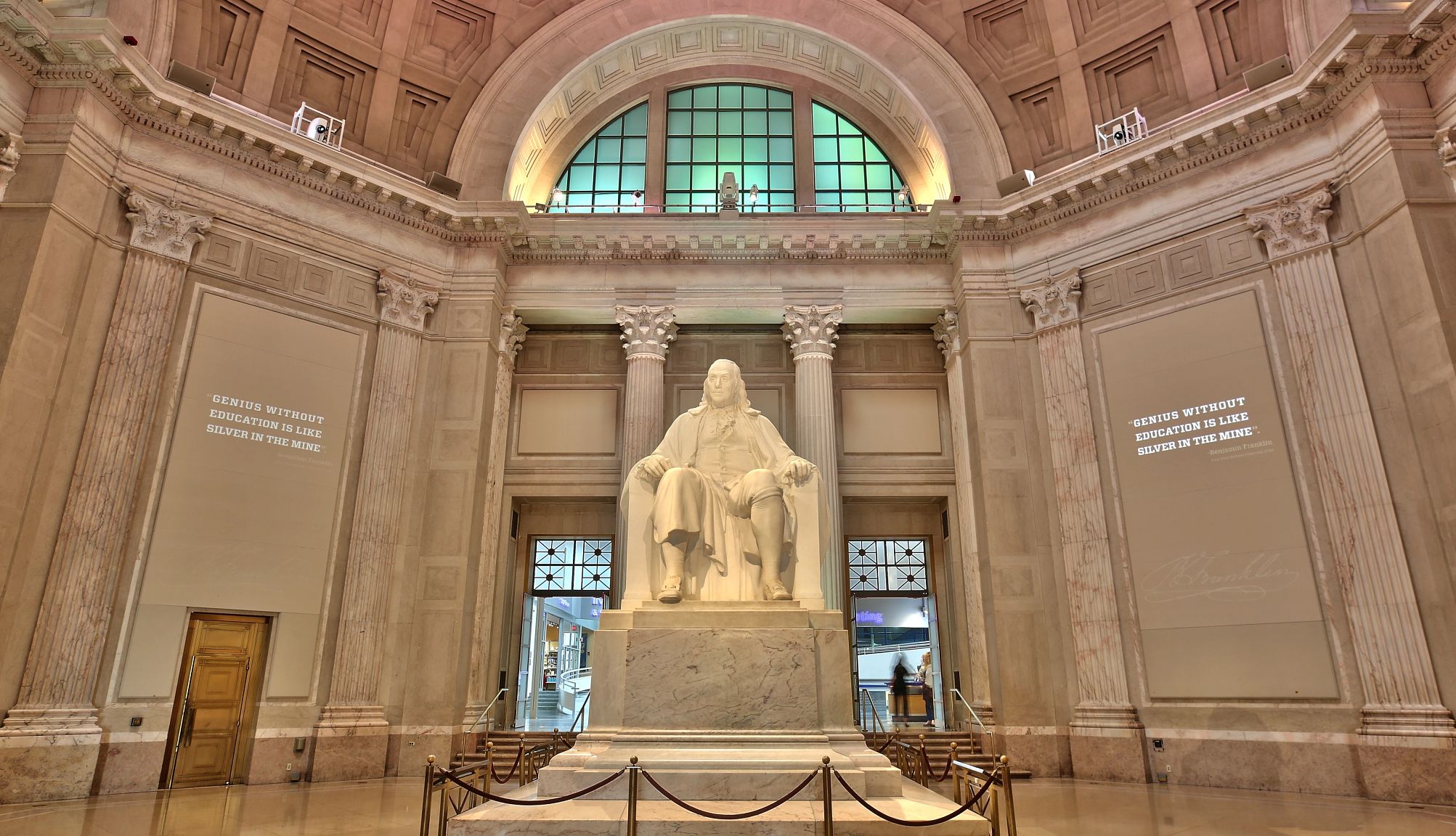 museums that celebrate america a benjamin franklin statue