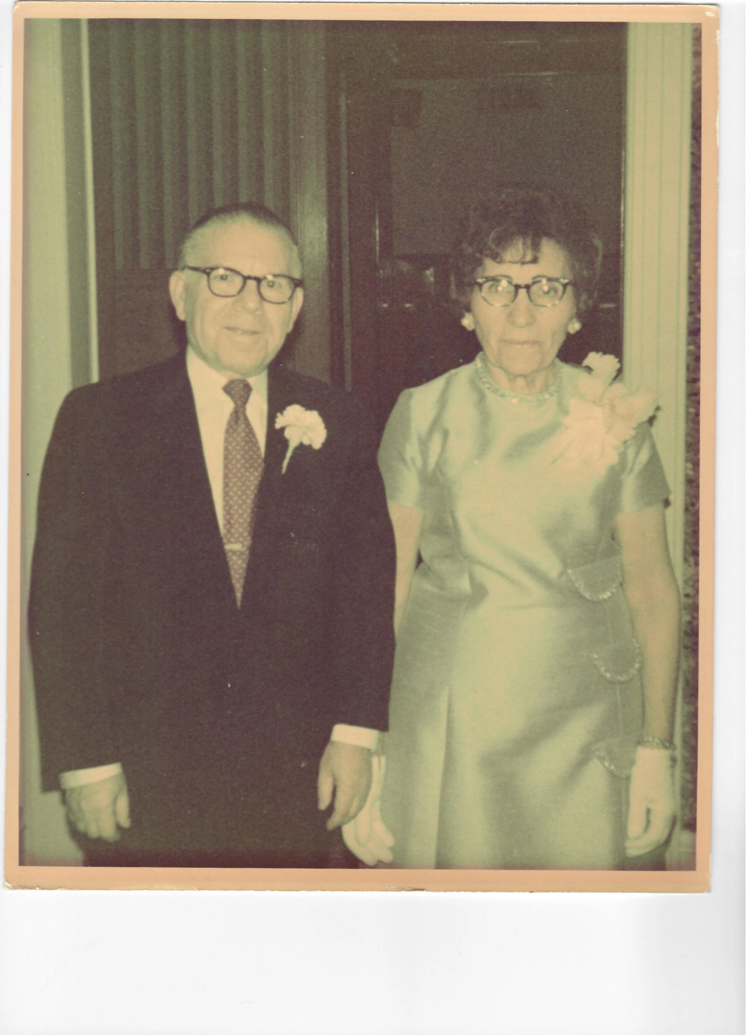 David Hochman's Grandma Charlotte and her husband, Abe, are pictured in a sepia-toned photo.