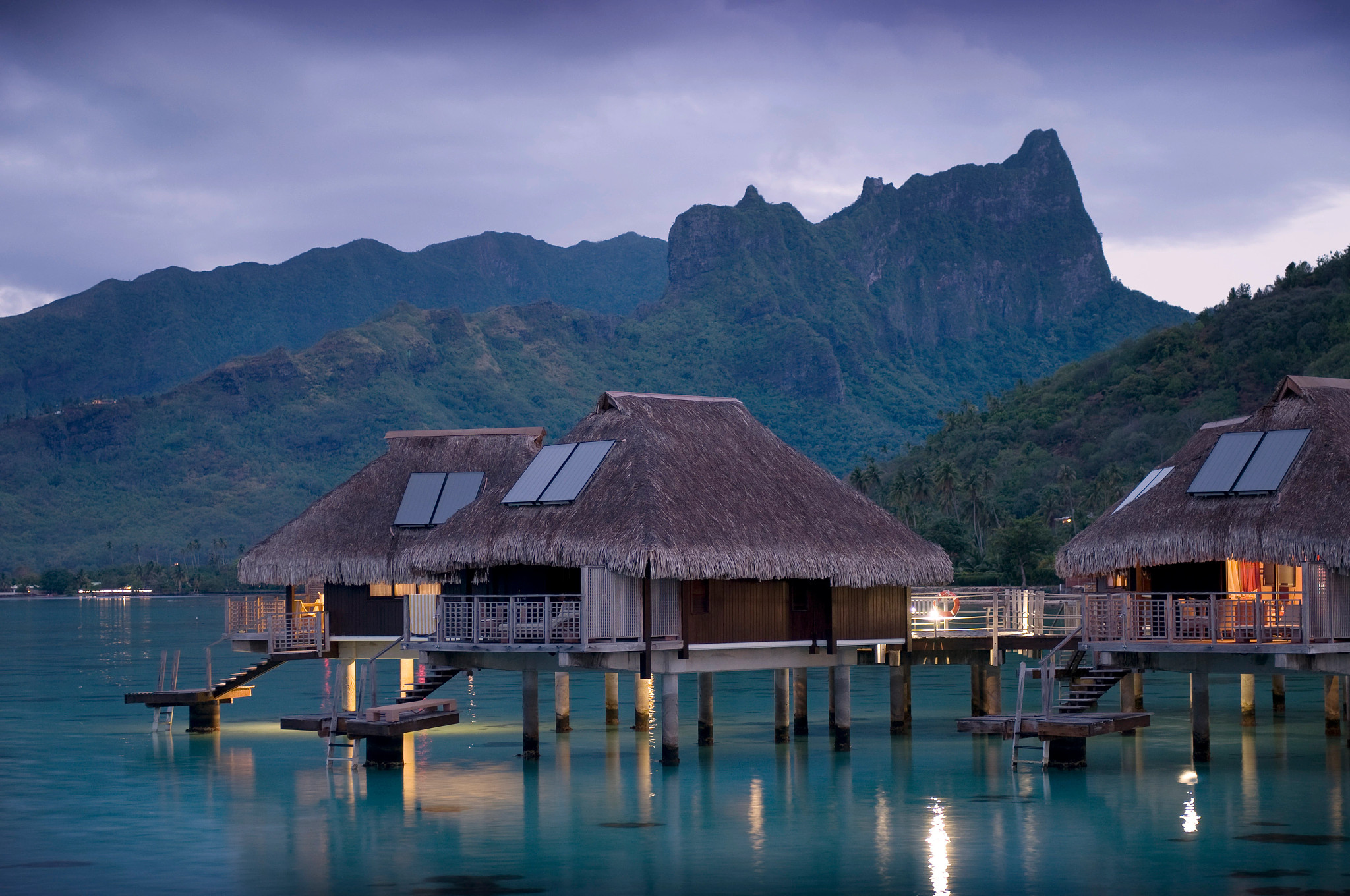 overwater bungalows in French Polynesia