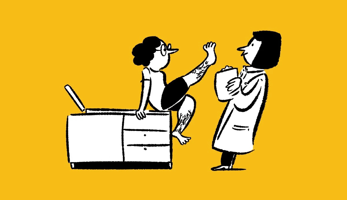 An illustration on a yellow background shows a person sitting on an examination table and lifting one leg to display visible varicose veins to a doctor holding a medical chart.