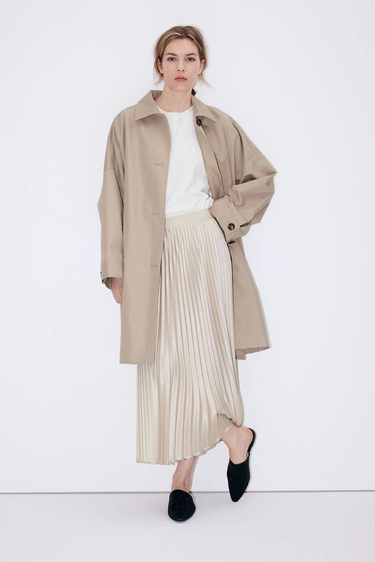 H&M Women Pleated Skirt in Light Beige