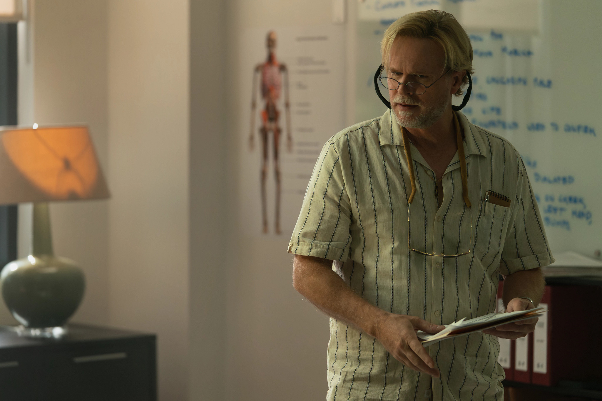 cary elwes in a scene from the t v series m i a