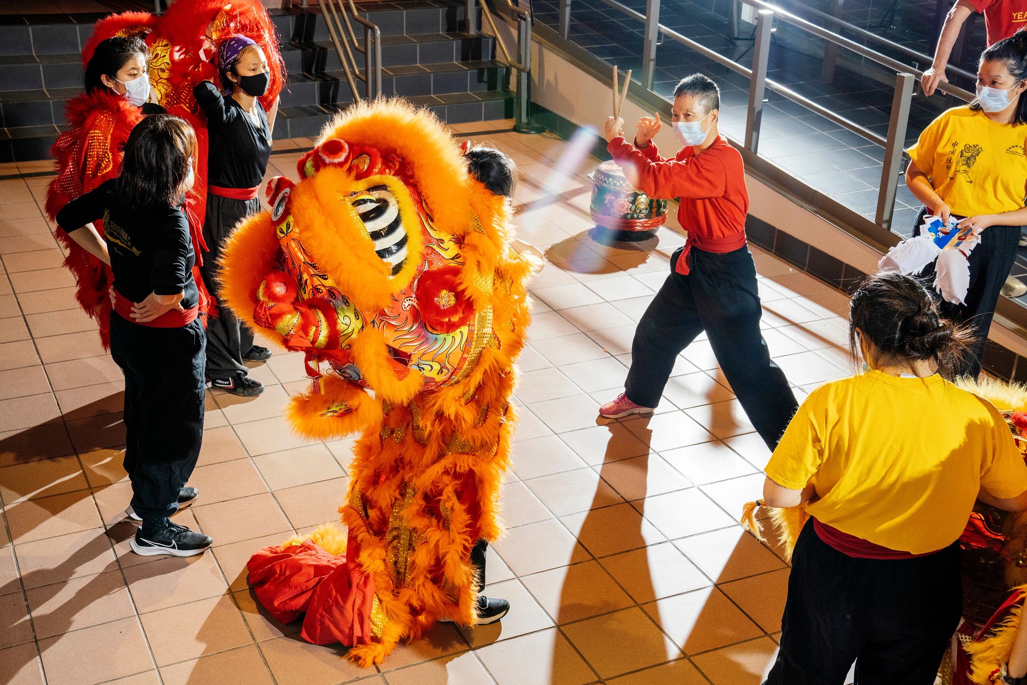 Cheng Imm Tan founded Gund Kwok Cheng Imm Tan demostrates a move to Gund Kwok dancers