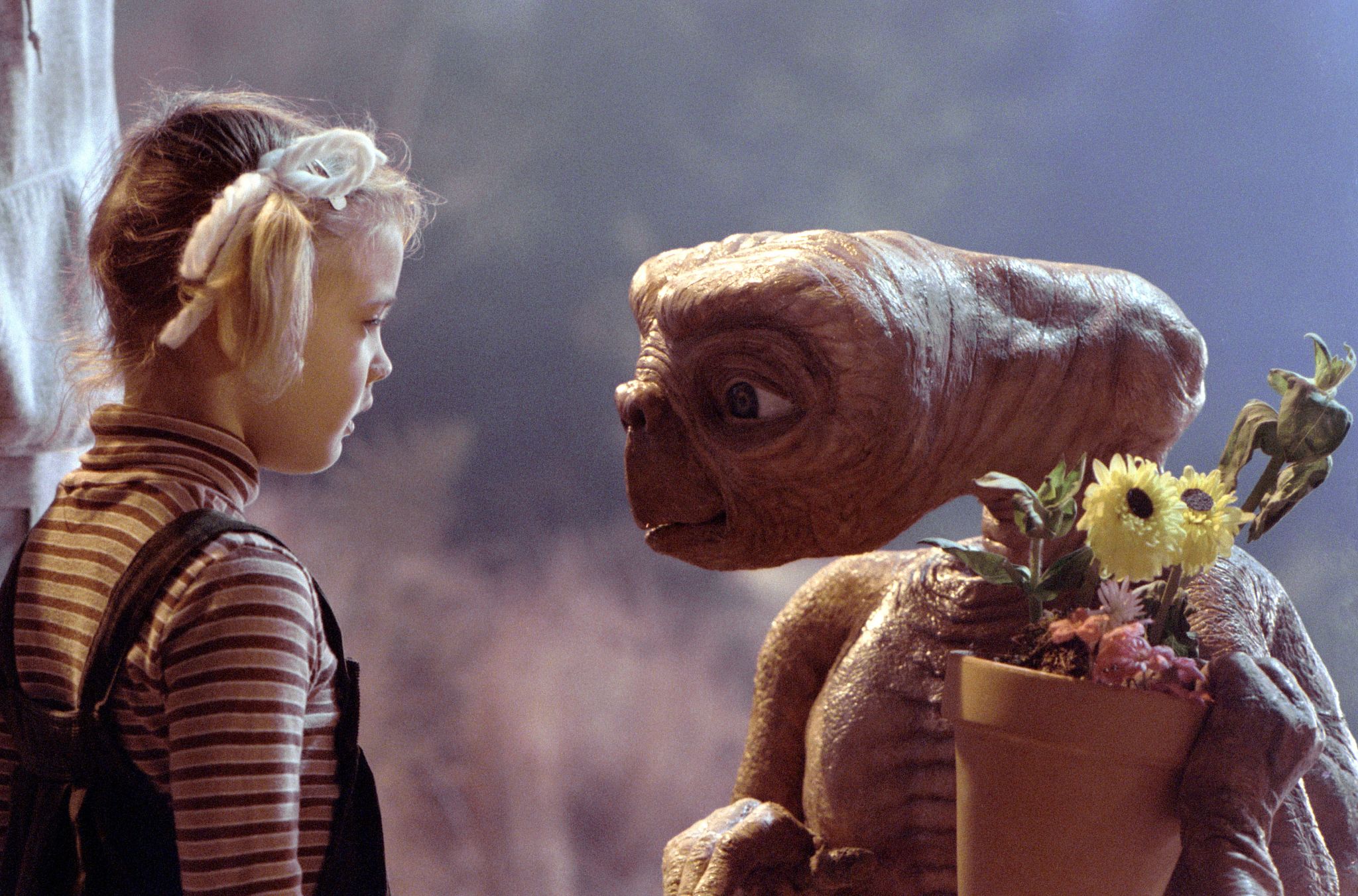 Drew Barrymore en el set de E.T..