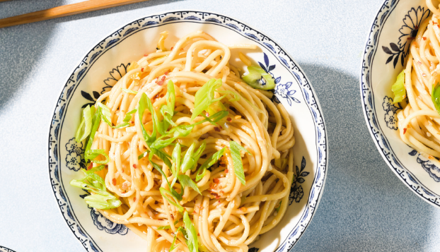 Minced pork and green onion noodles Bowl of scallion noodles with minced pork