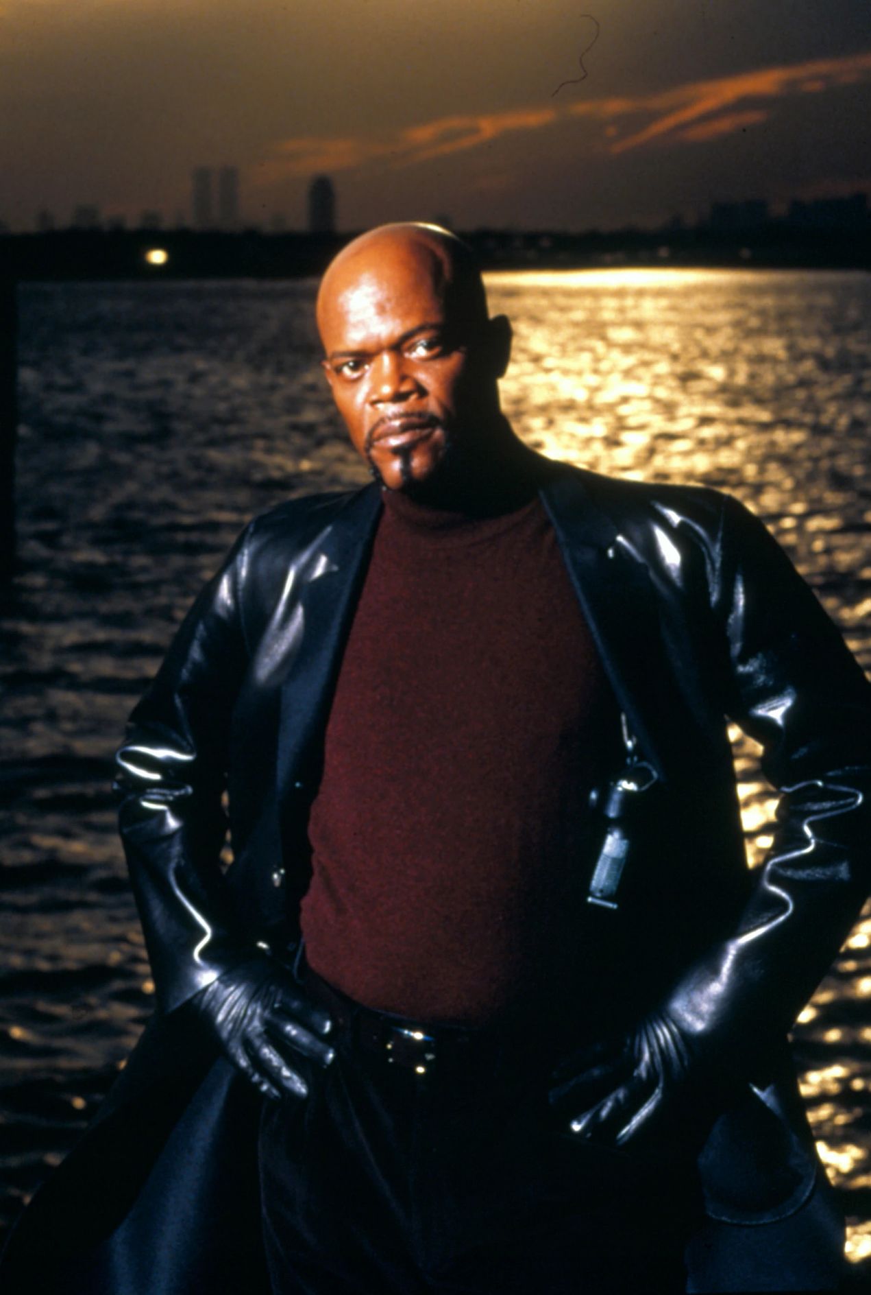 Shaft Samuel L Jackson wears a black leather trench in the film Shaft