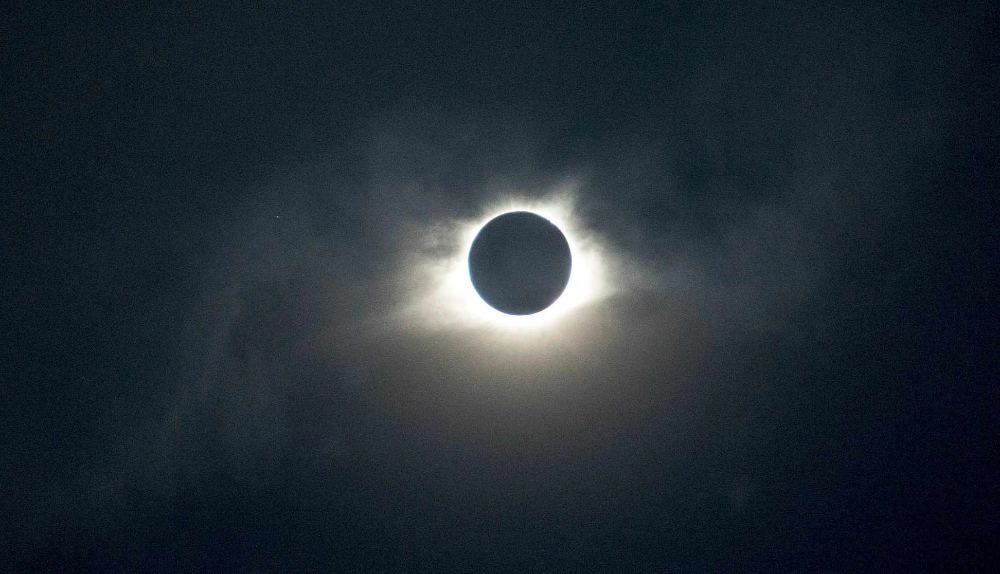 Un vistazo del eclipse solar total del 2017