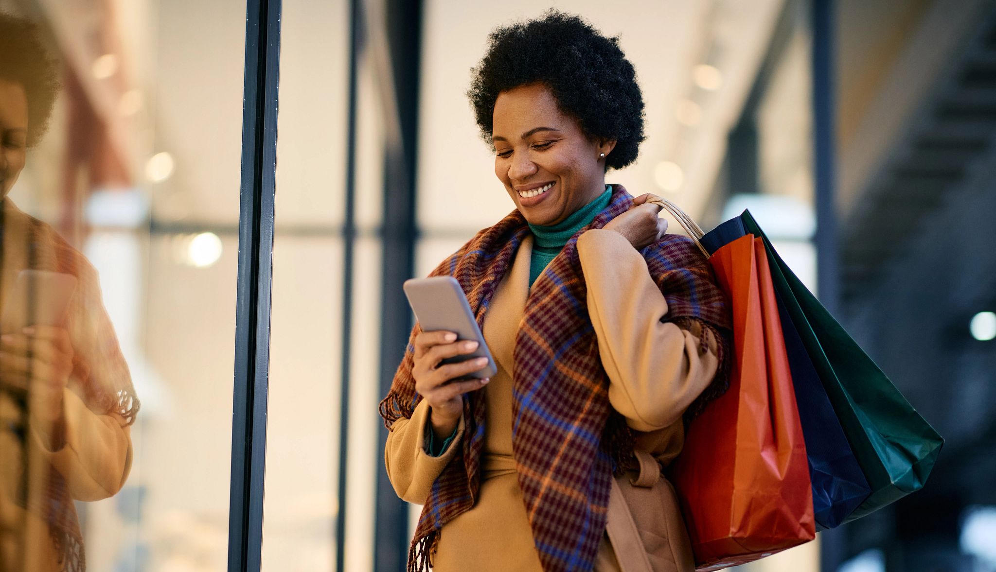 Consumer Shoping Holiday Shopping Fraud Continues to Target Consumers During a Season of Joy