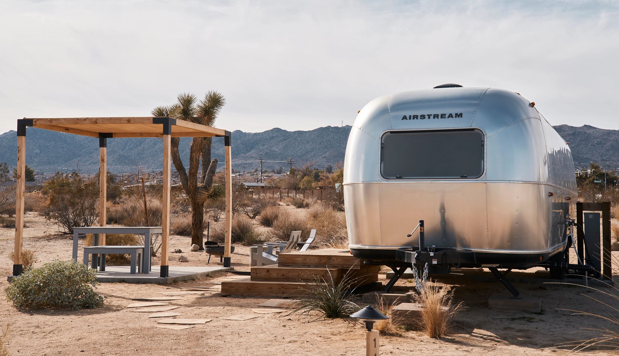 Una casa rodante Airstream en AutoCamp Joshua Tree