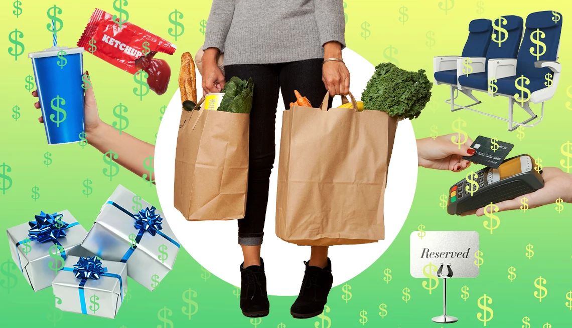 10 cosas que ya no son gratis foto de una mujer agarrando bolsas de compras y rodeada de tarjeta de crédito, asientos de avión, cajas de regalo y muchos símbolos de dólar