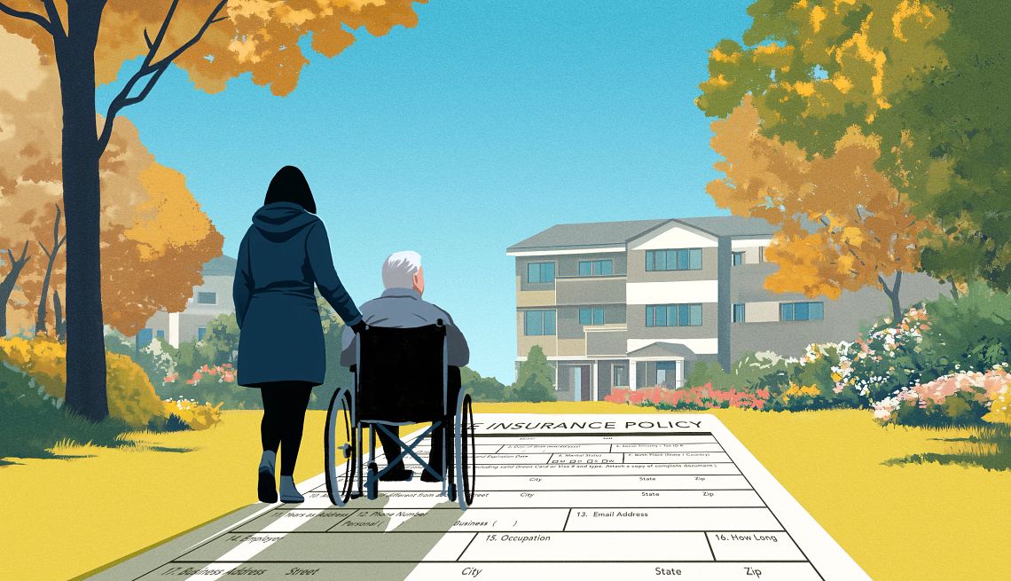 Ilustración de una mujer que empuja a un hombre mayor en silla de ruedas hacia un edificio rodeado de árboles y flores y sobre un camino que es una póliza de seguro de vida.