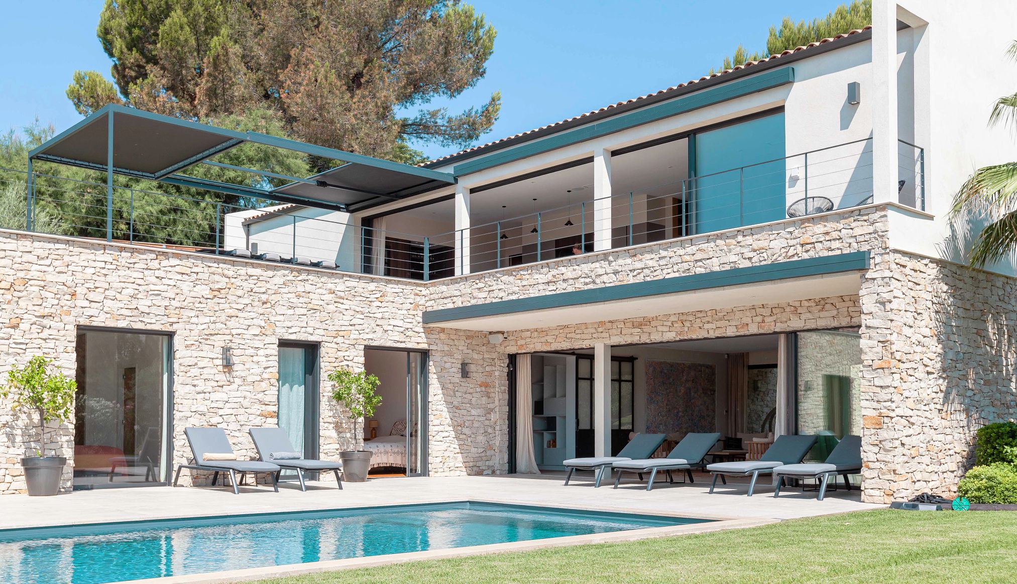 A villa in France is worth the high price a villa with a pool