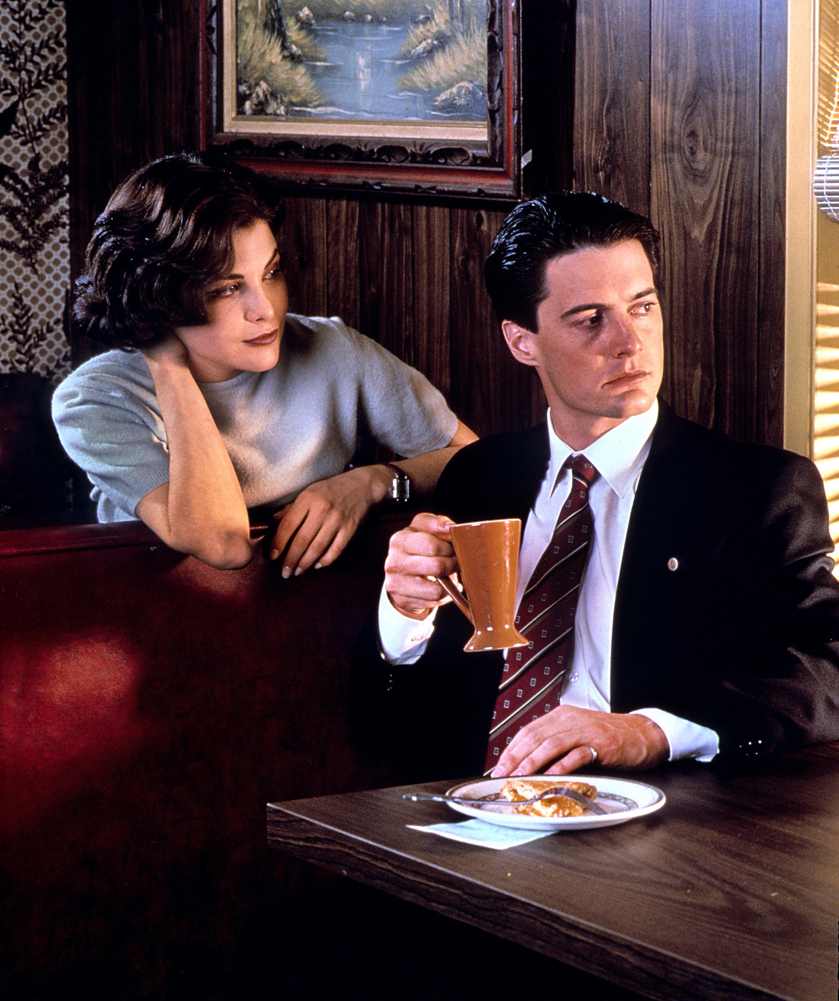 Sherilyn Fenn and Kyle MacLachlan in a scene from Twin Peaks.