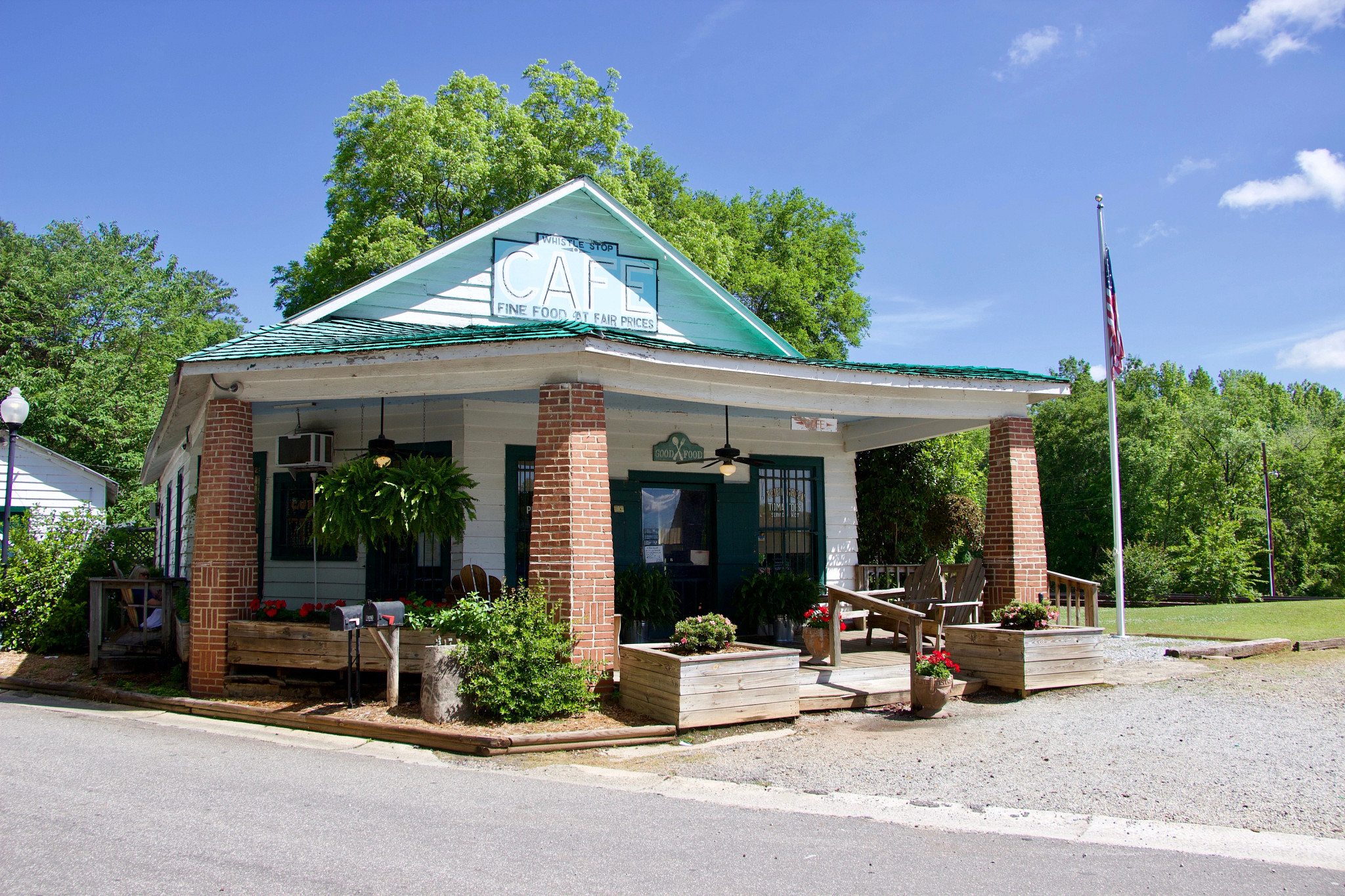 the exterior of the whistle stop cafe