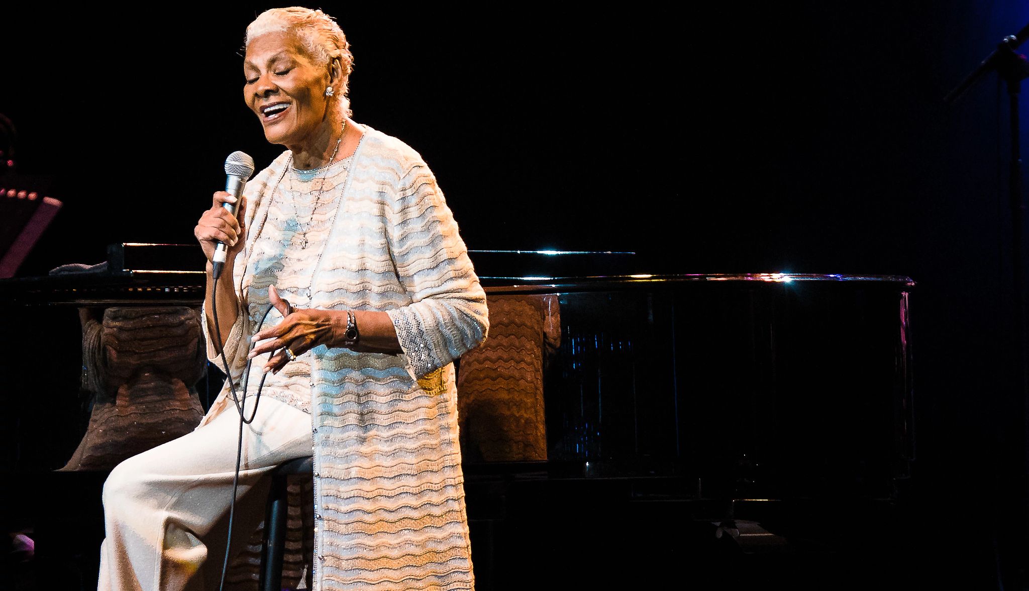 Dionne Warwick Dionne Warwick performs on stage