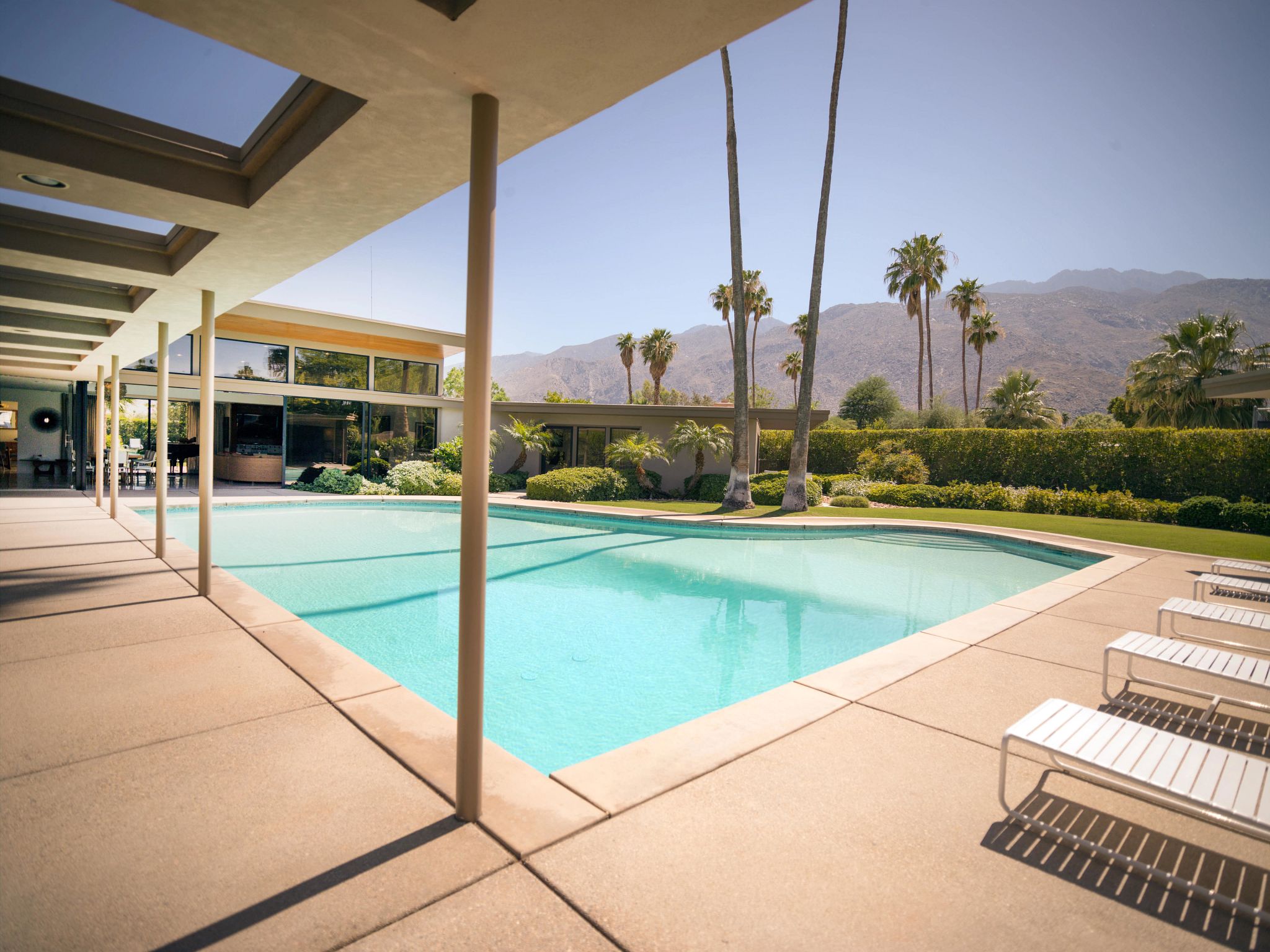 Things to Do in Palm Springs, California a piano shaped pool