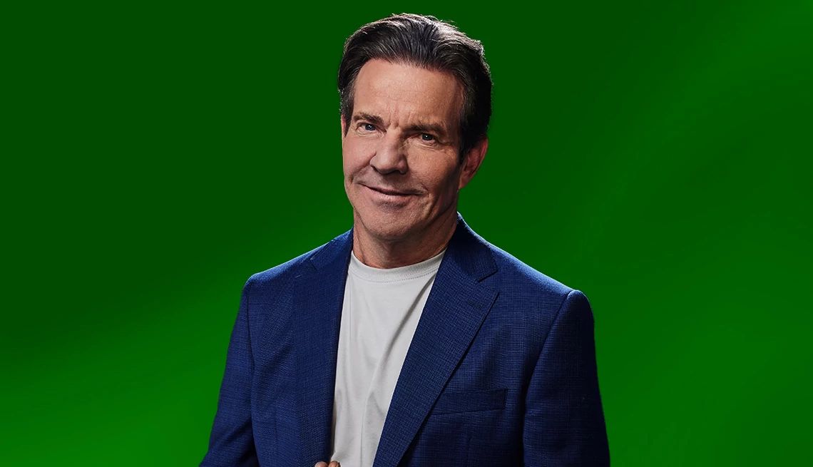 Dennis Quaid interview Dennis Quaid against green ombre background