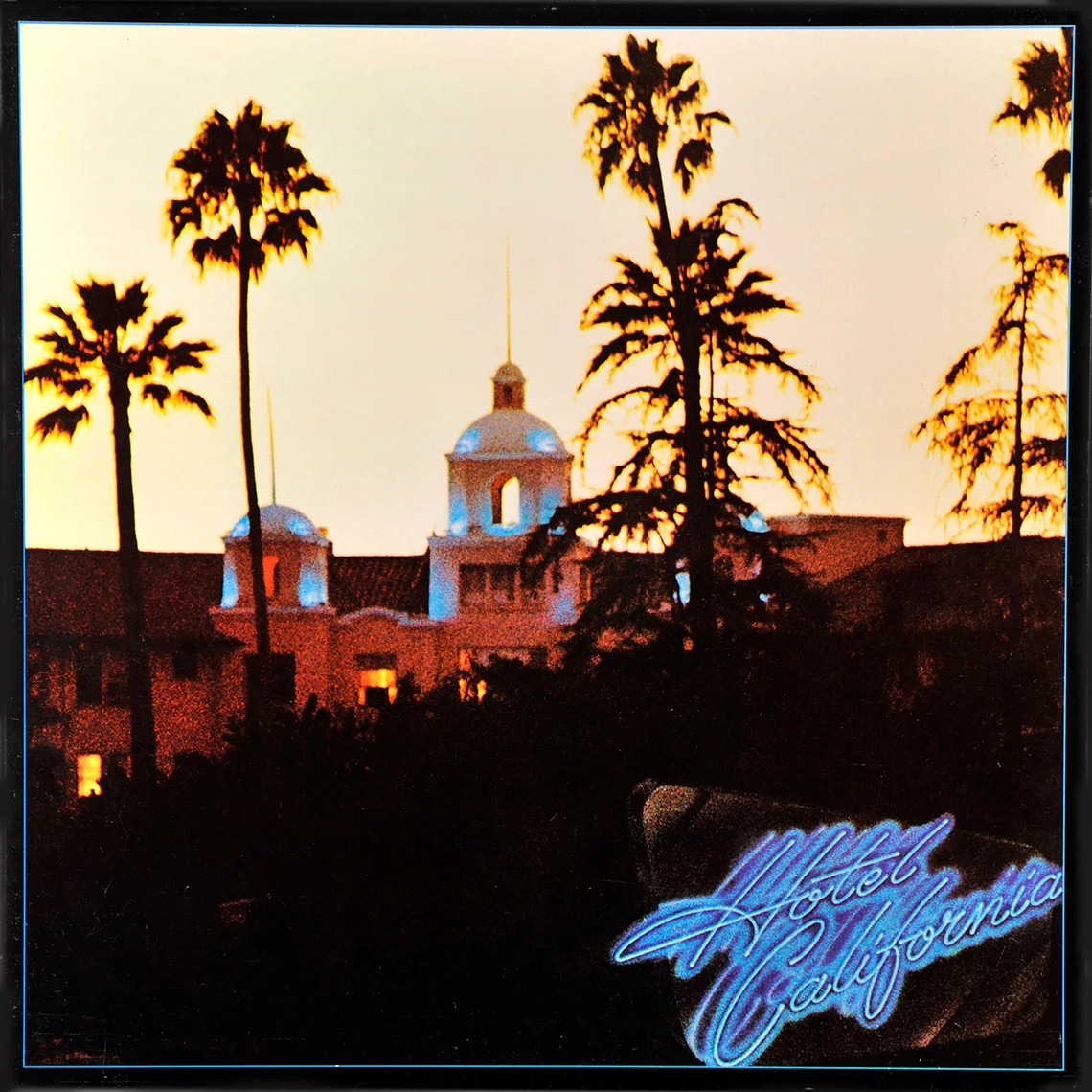 Portada del álbum "Hotel California" de The Eagles.