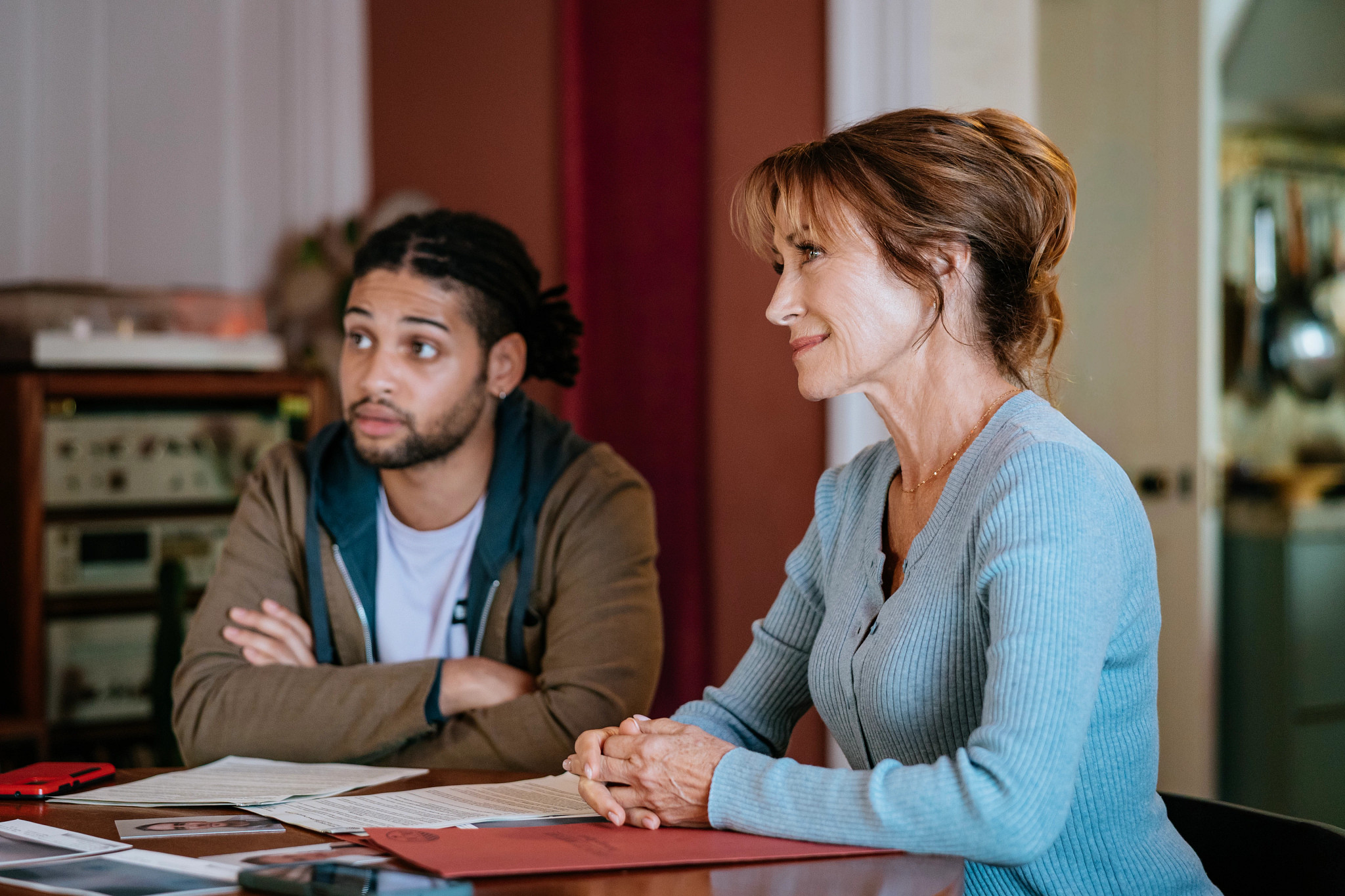 rohan nedd and jane seymour in a scene from harry wild