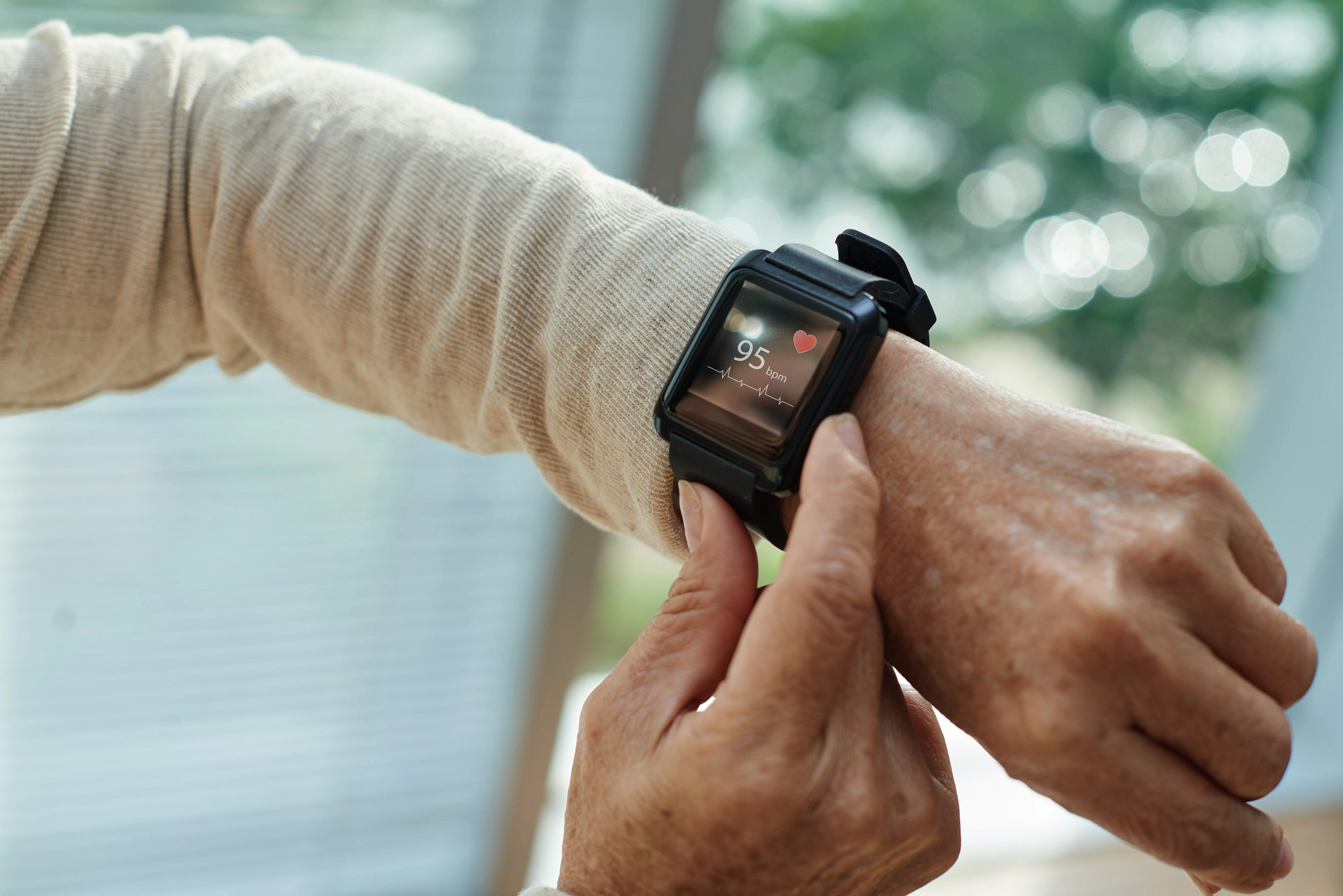 heart beats per minute shown on a smart watch