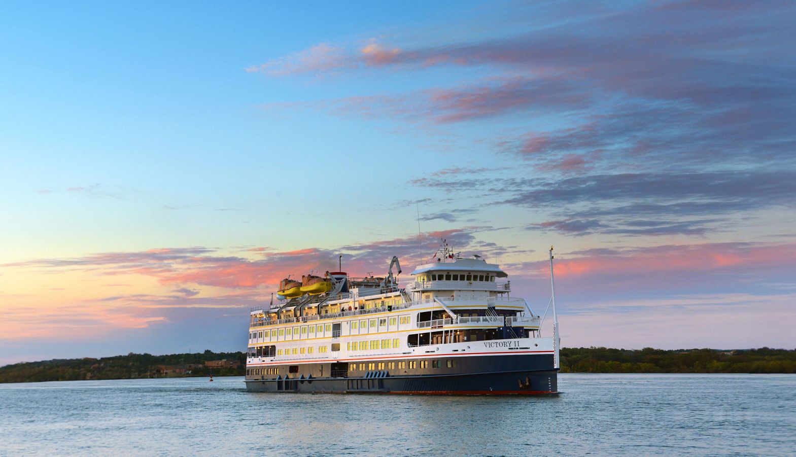 Great Lakes Cruises a cruise ship on a lake