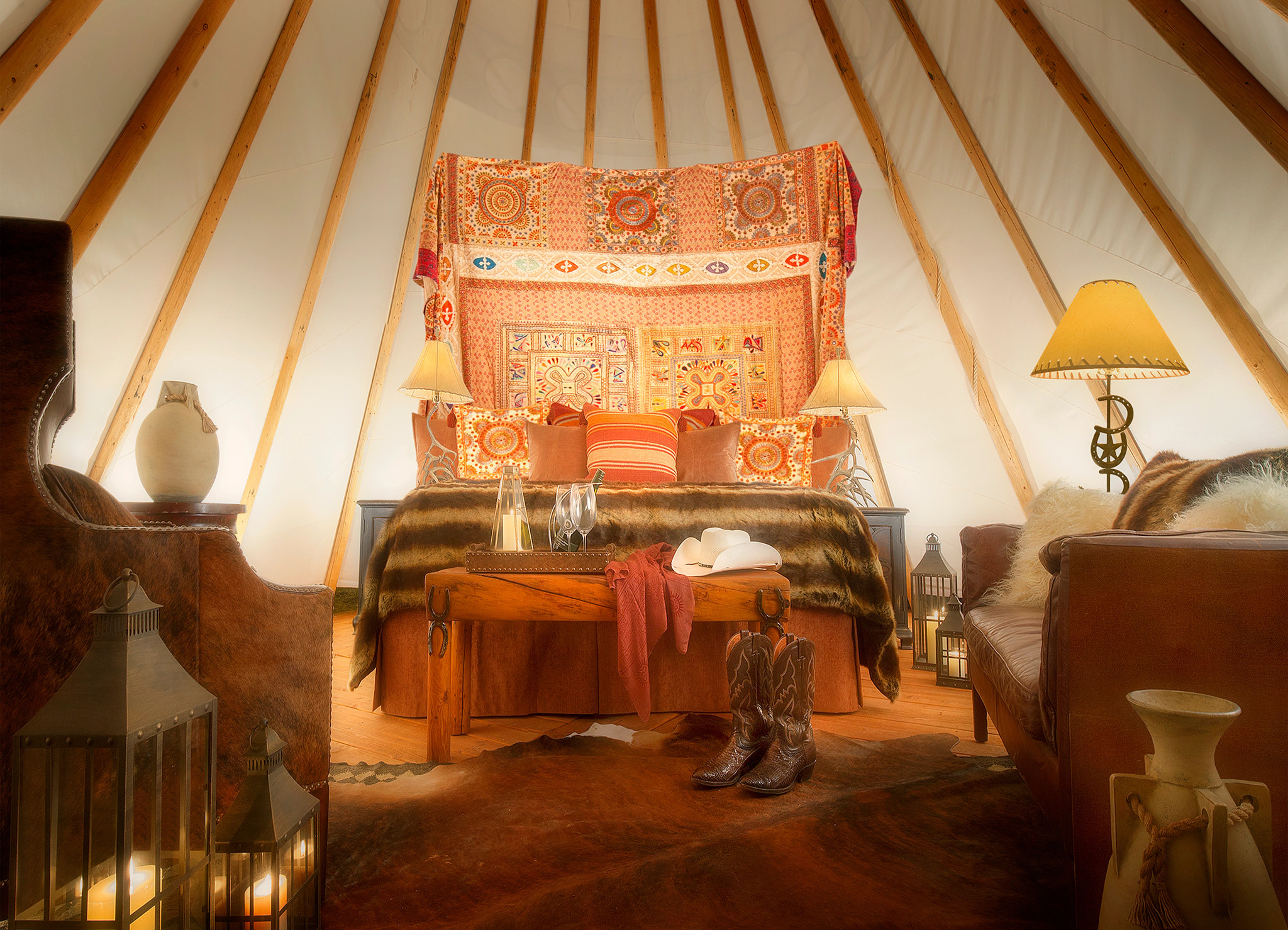 A guest room within Capitol Reef Resort