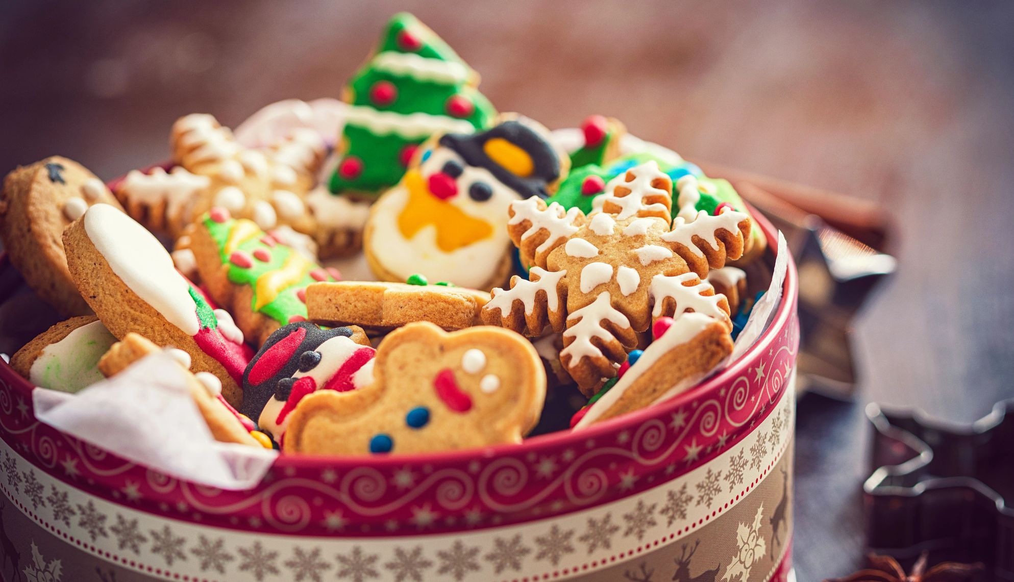 Avoid Holiday Weight Gain tin of cookies