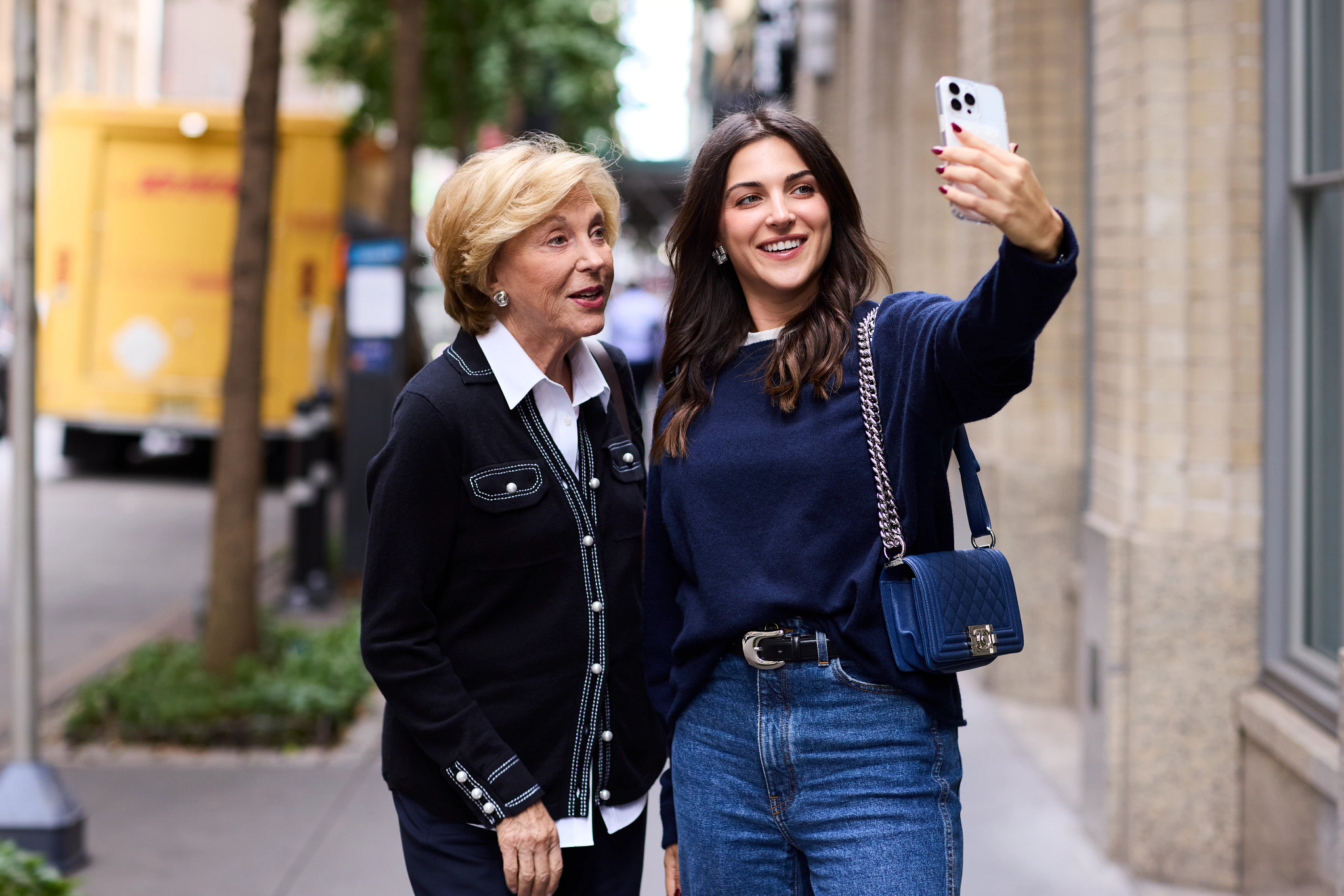 A photo shows Gail Rudnick her granddaughter Kim Murstein taking a selfie