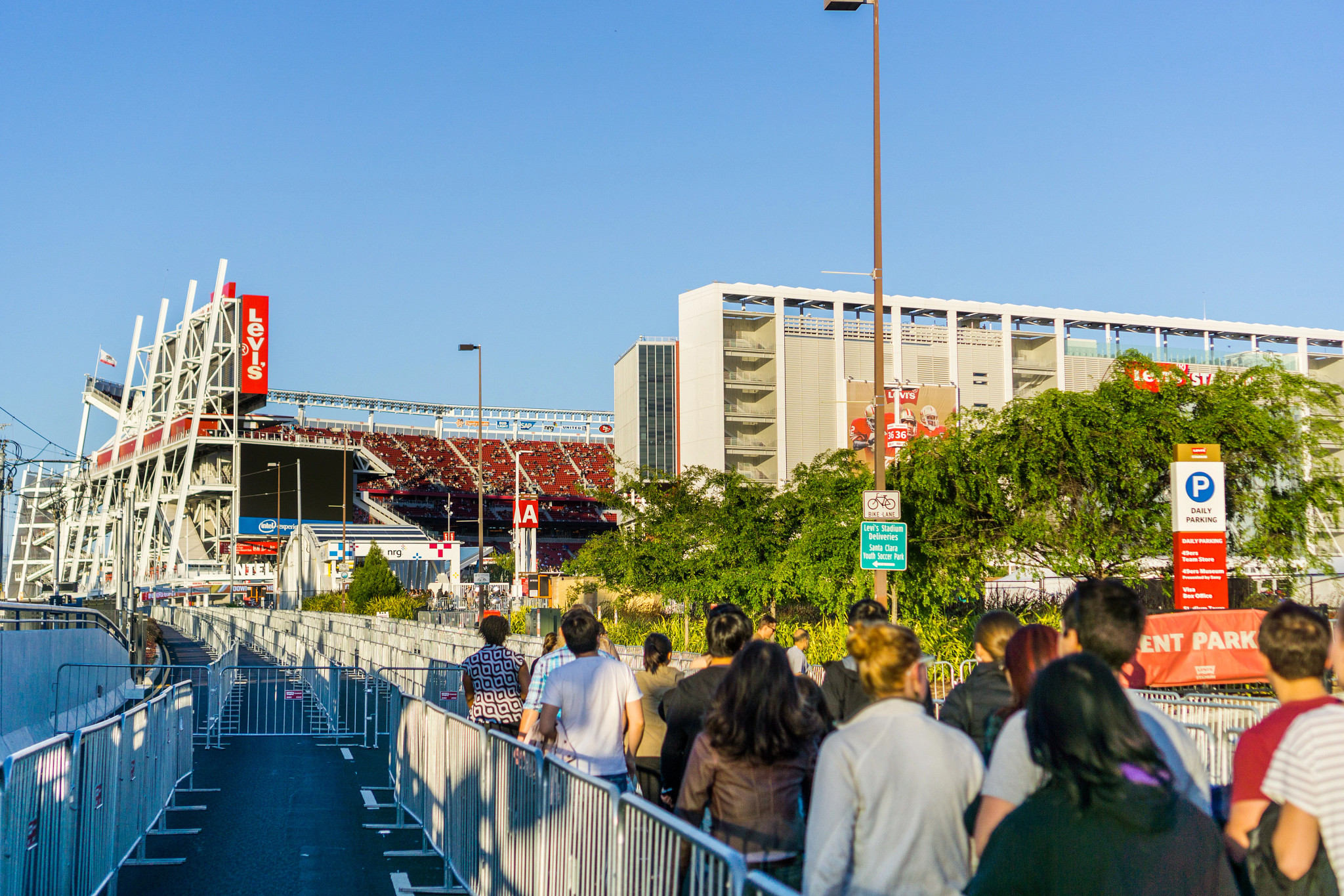 A photo shows fans entering Levi’s stadium prior to a 49ers game