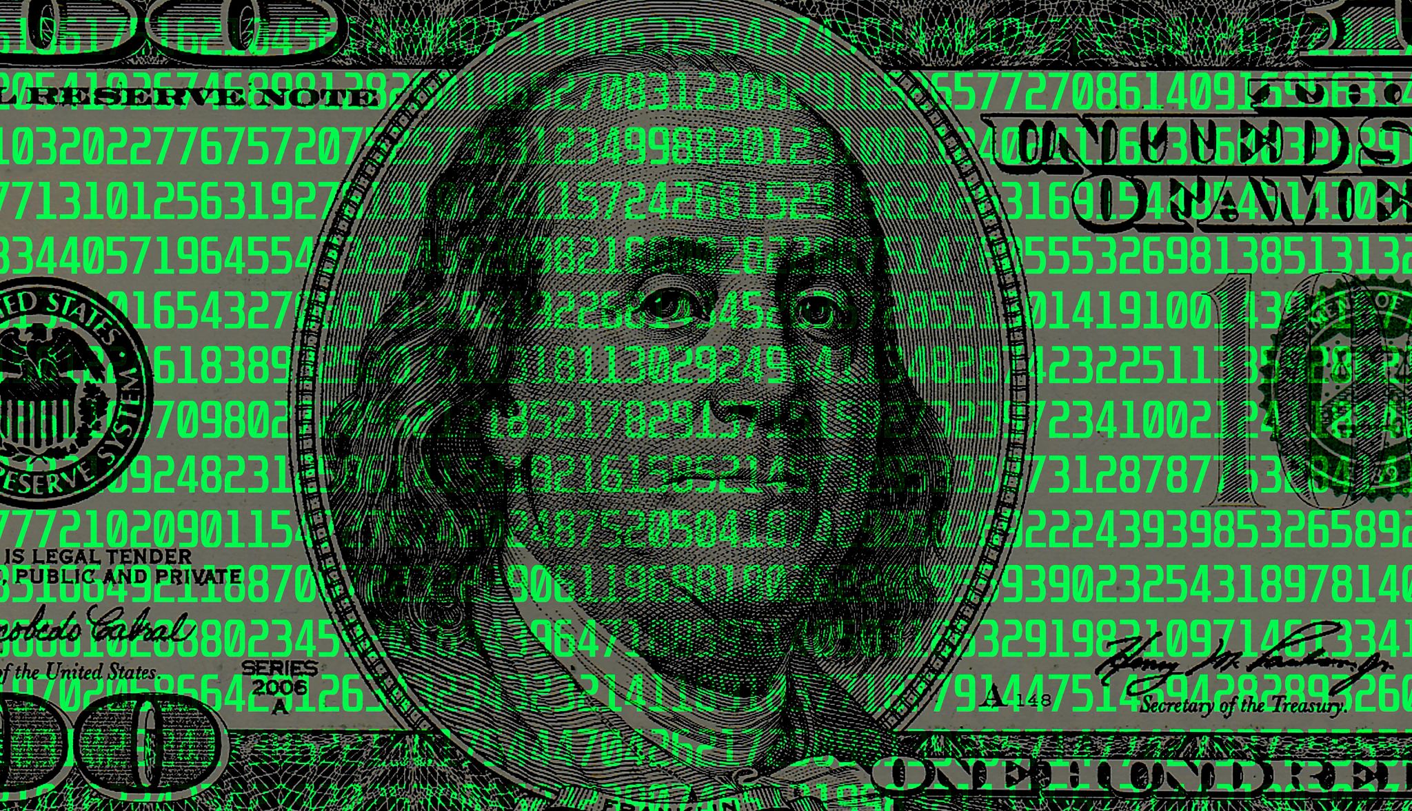 Los estafadores robaron miles de millones a los adultos mayores un billete de $100 con un texto de código verde encima