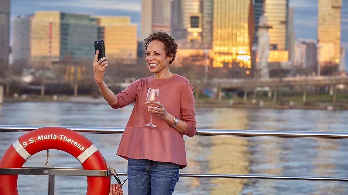 Women taking a selfie on a cruise