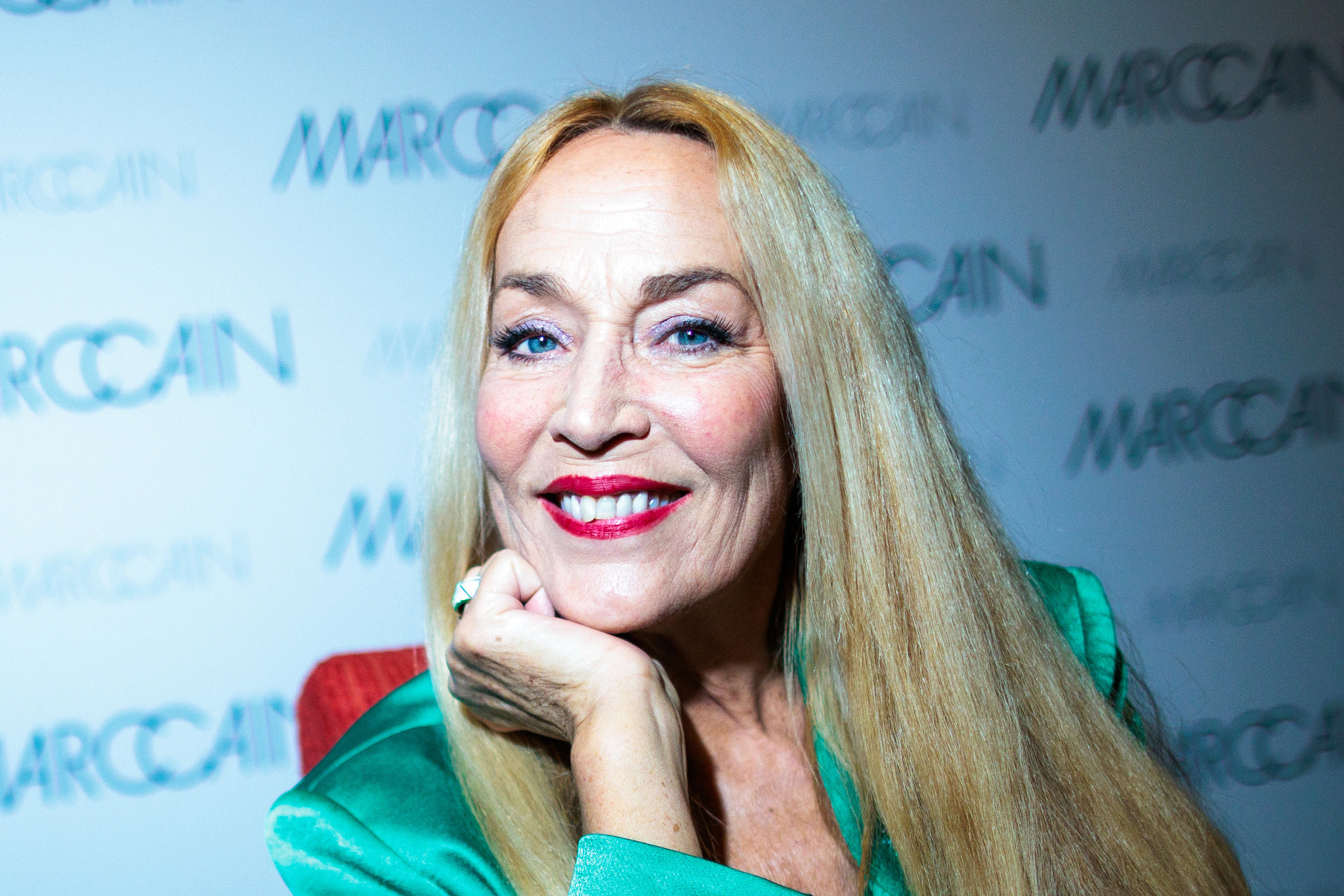 jerry hall smiling for a close up portrait