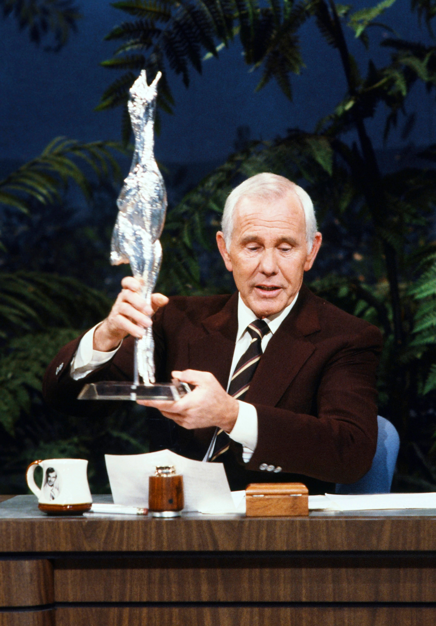 johnny carson hosting the tonight show