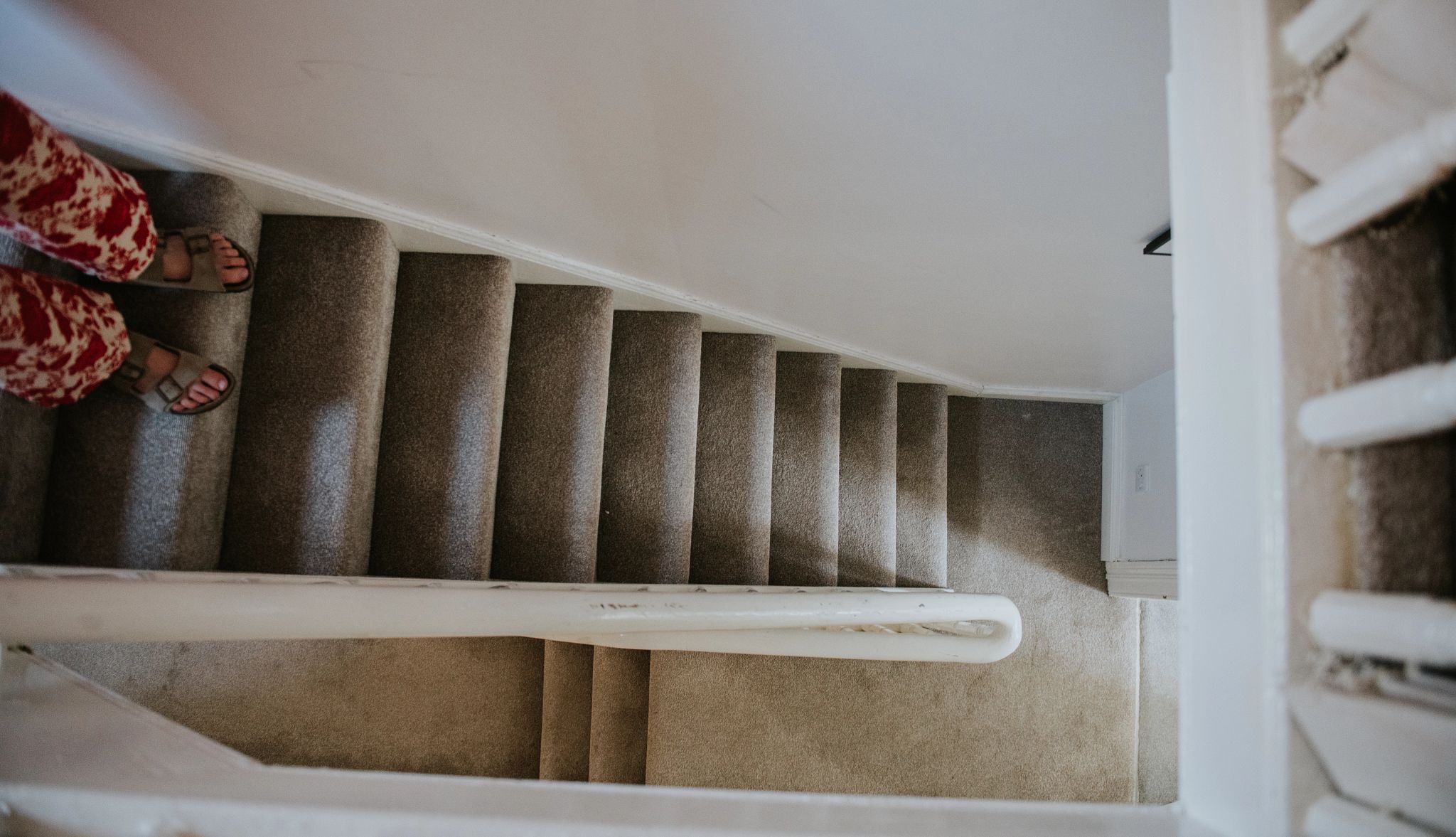 una escalera en una casa