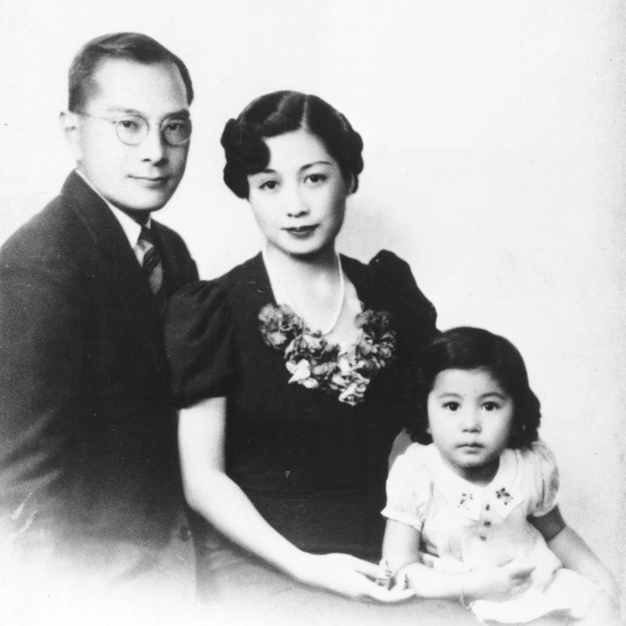 Yoko Ono with her mother yoko ono with her mother