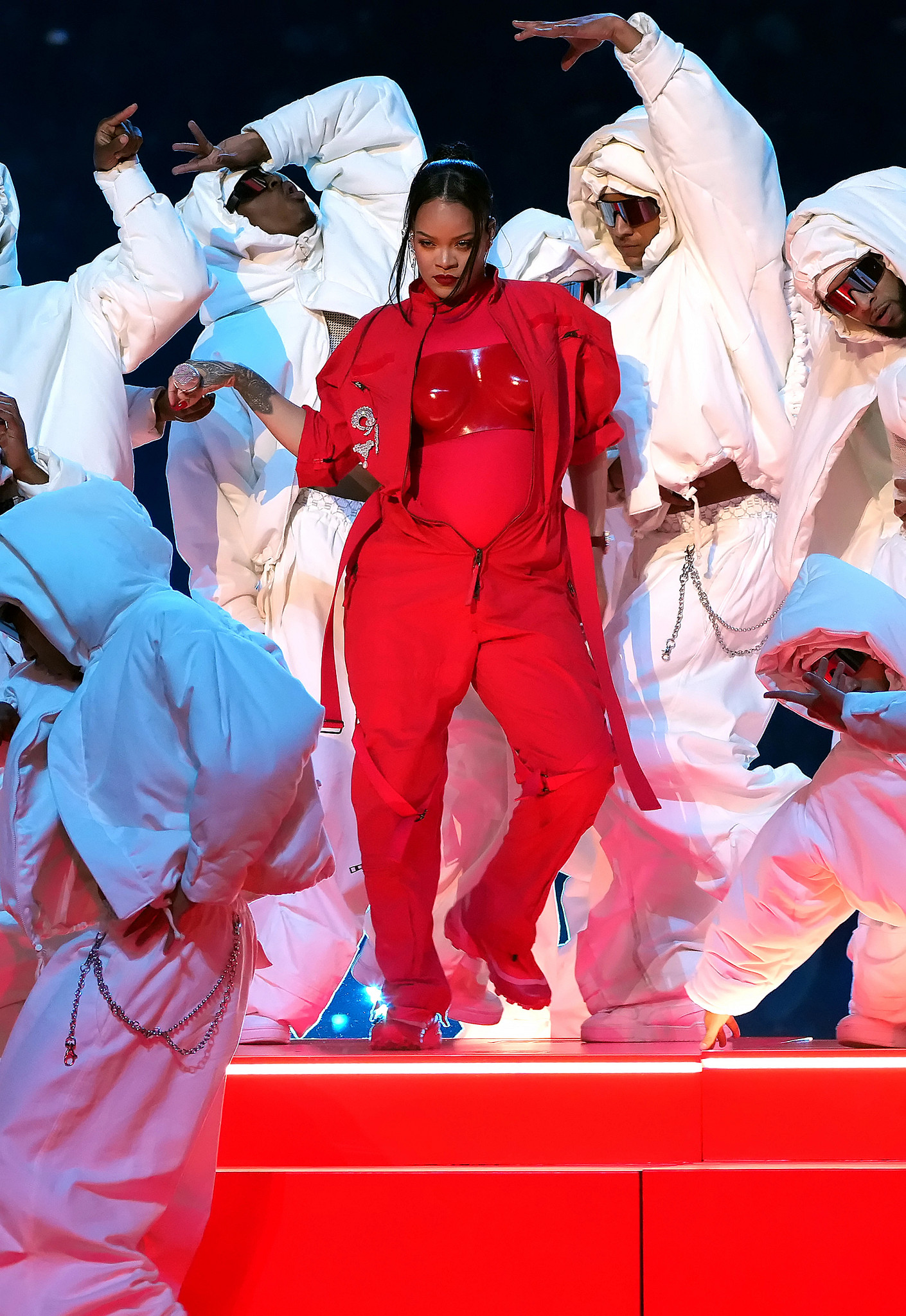 rihanna performing at super bowl 57